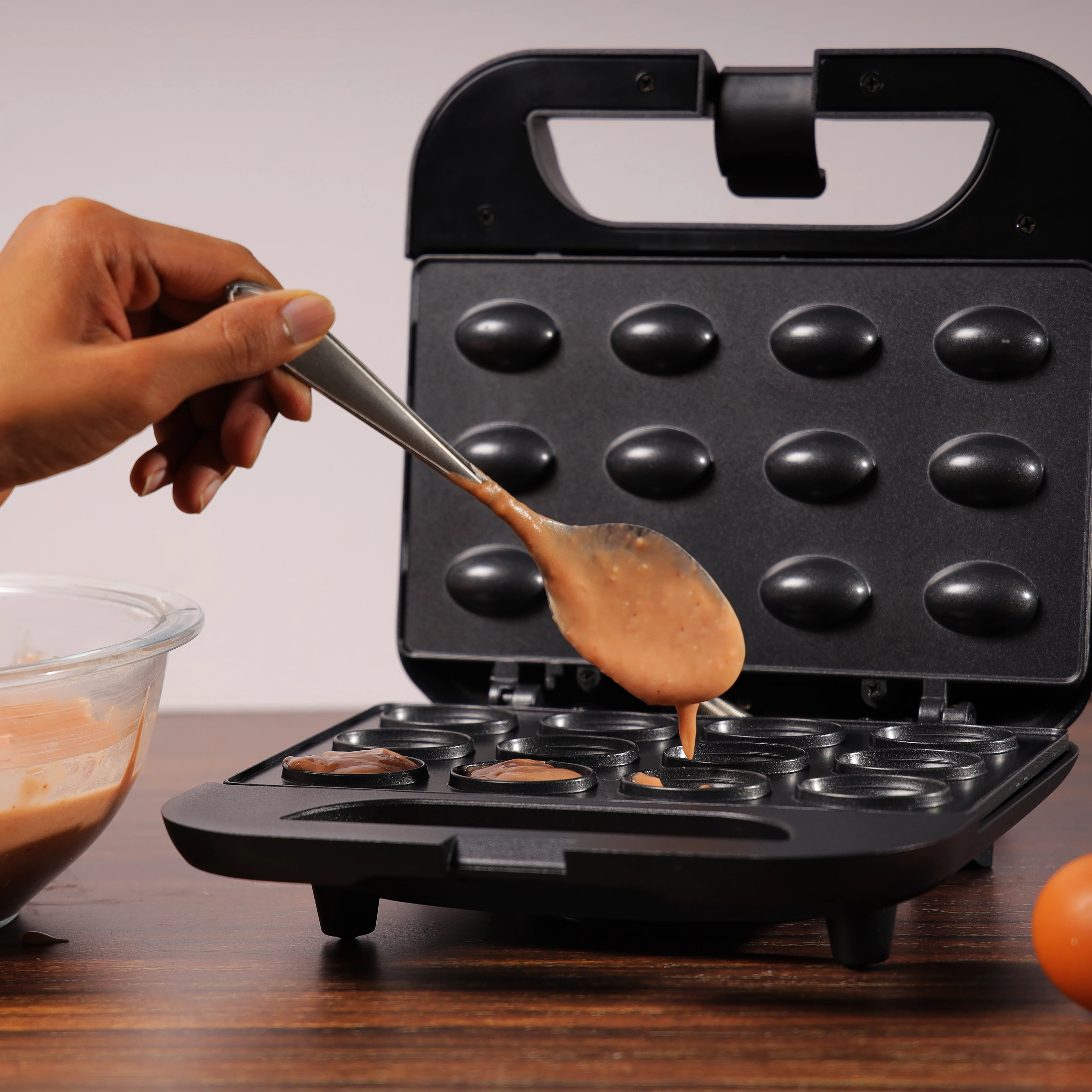 Krypton KNNM6368 12PCS Nut Maker| 750W power, non-stick coated plates & indicator lights| overheat protection for quick, safe and easy snack preparation at home| - Image 3
