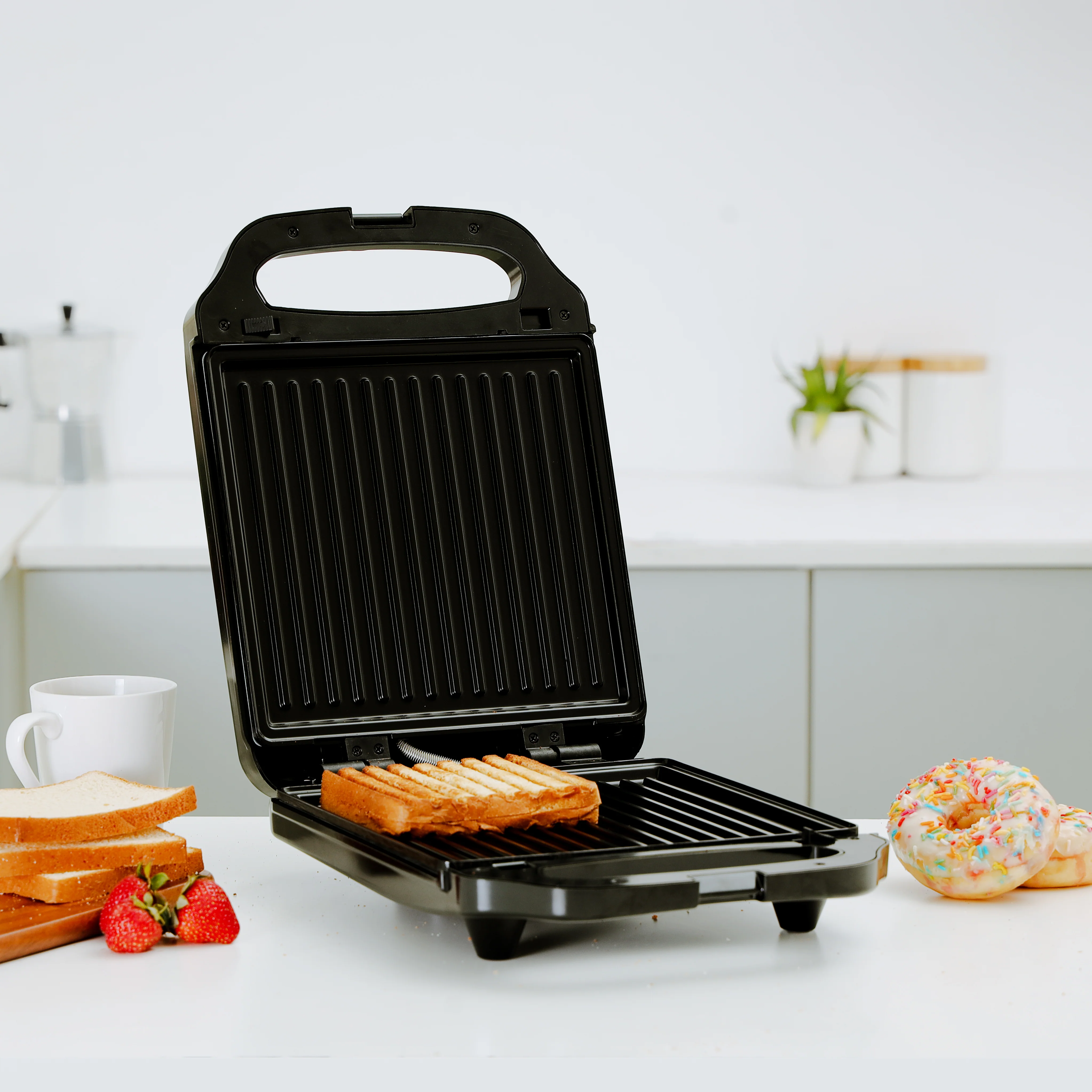 Krypton KNSM6300 3 in 1 Multi Snacks Maker| Sandwich Grill & Waffle Maker with detachable non-stick plates| cool touch handle & 700–800W power for easy cooking| - Image 3