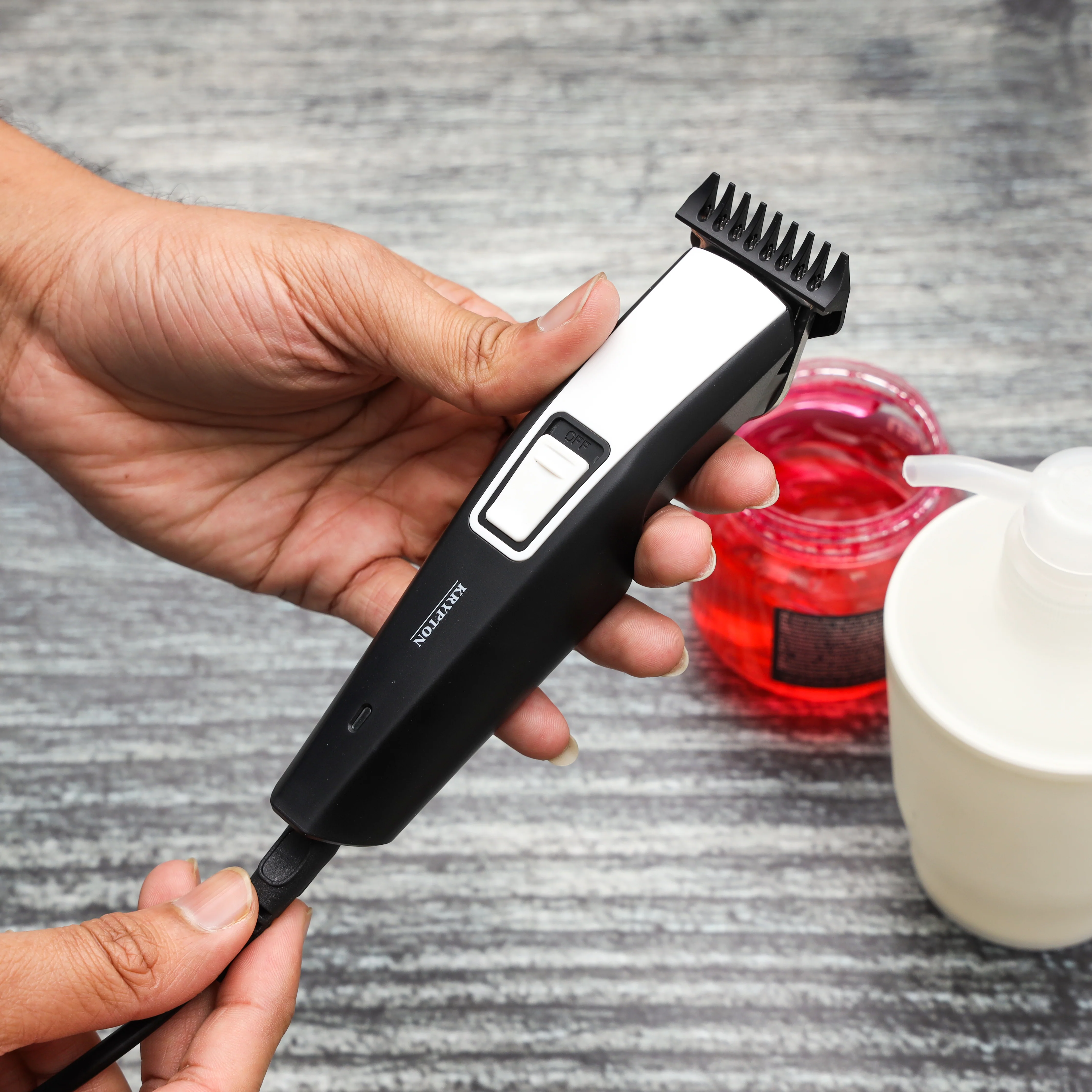 Krypton KNTR5300 Rechargeable Trimmer| sharp precision blades, cordless operation & up to 45 minutes runtime| smooth, efficient and convenient grooming anytime| - Image 3