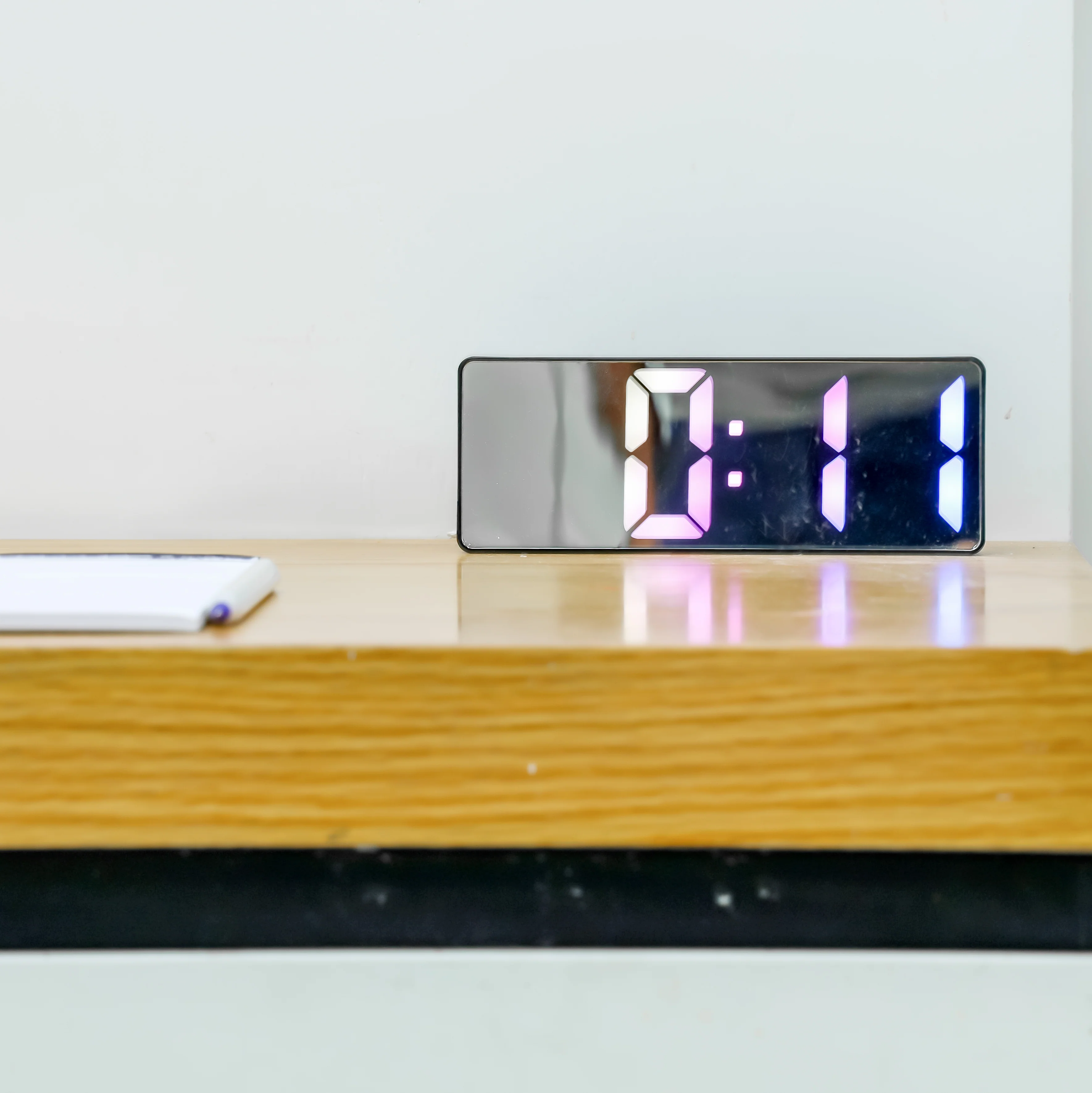 Krypton KNWC6589 digital alarm clock| temperature display, USB charging support & snooze function| clear display, compact design for bedside & home or office use| - Image 2