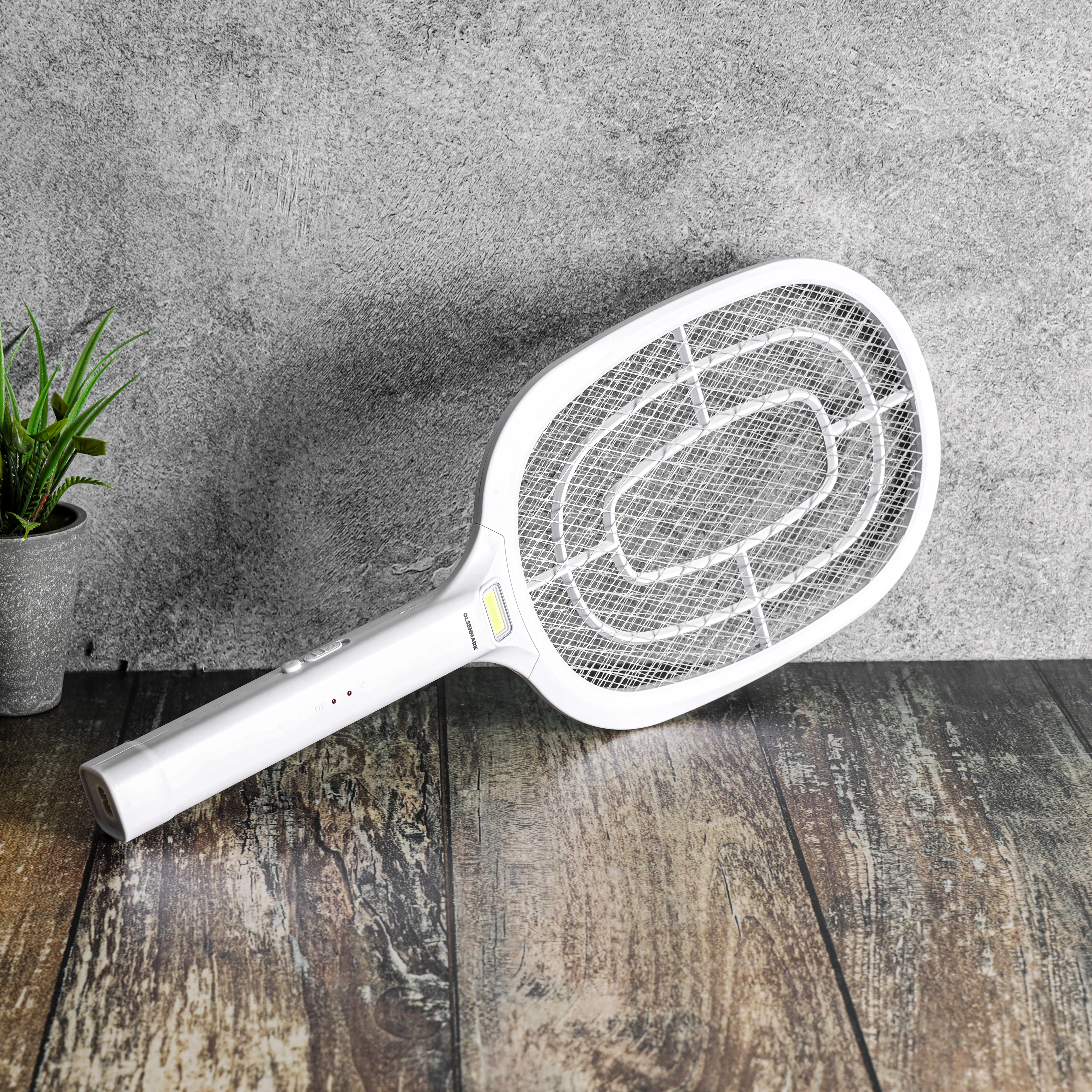Olsenmark OMBK1871 Electric Mosquito Swatter| rechargeable 400mAh battery, AC charging, wide coverage and long-lasting performance| mosquito control at home & office| - Image 4