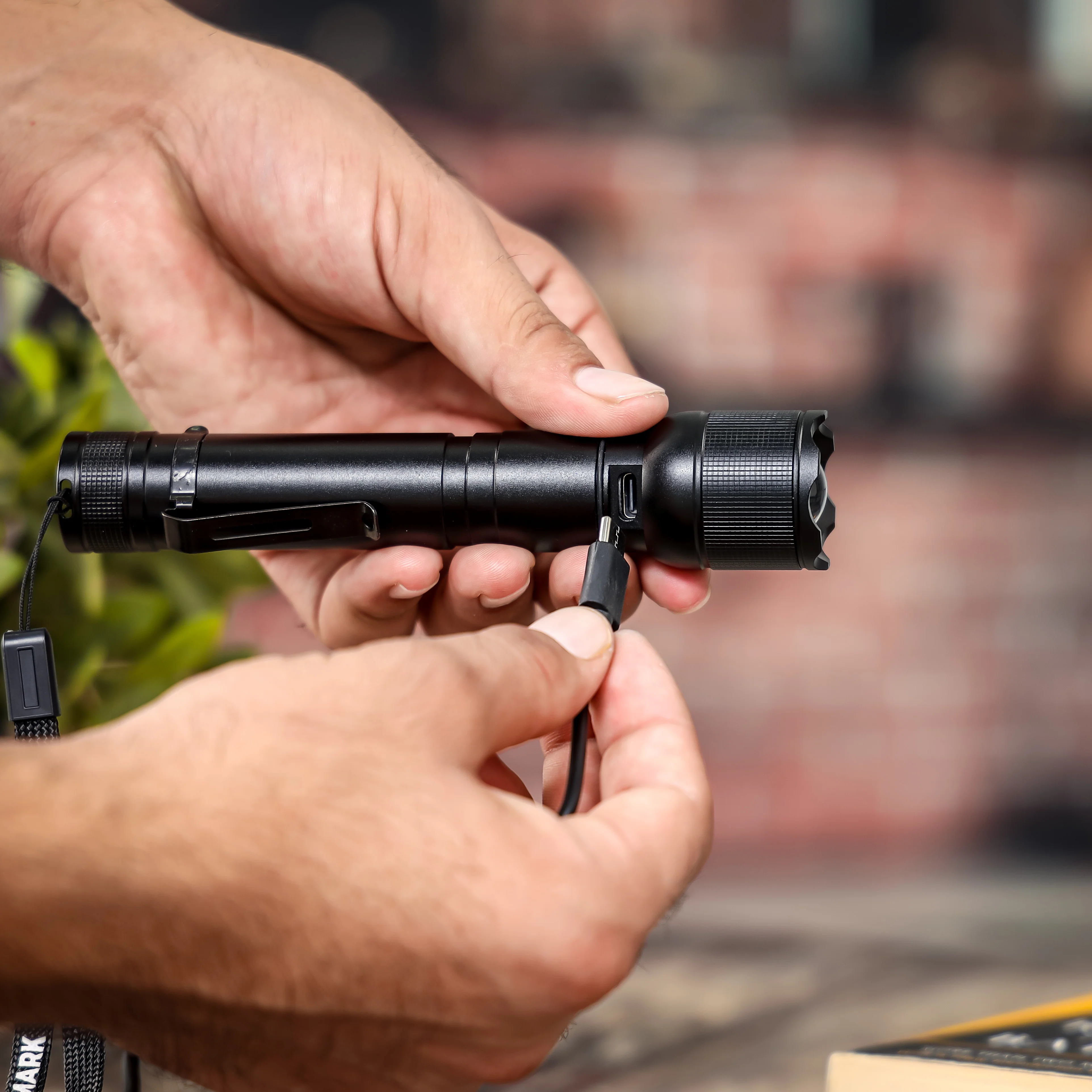 Olsenmark LED Flashlight OMFL2846 10W| rechargeable torch, 560 lumens & 5000mAh lithium battery| Type-C charging, 272m range, 16.7-hour runtime for outdoor use| - Image 2