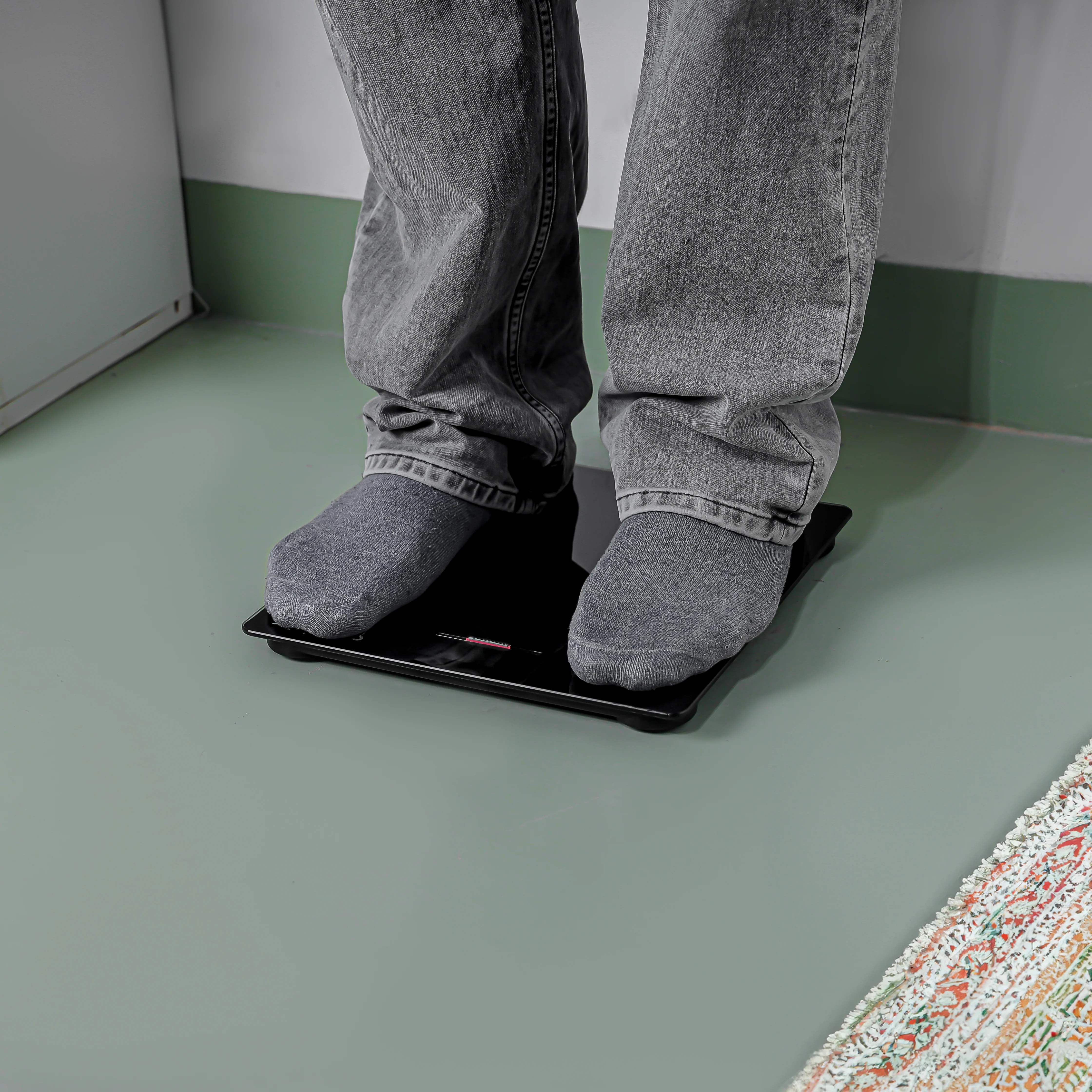Olsenmark OMBS2256 Smart Digital Personal Scale| Bluetooth app support & 180kg capacity| backlit LCD display and overload alert with 12 body parameters tracking| - Image 3