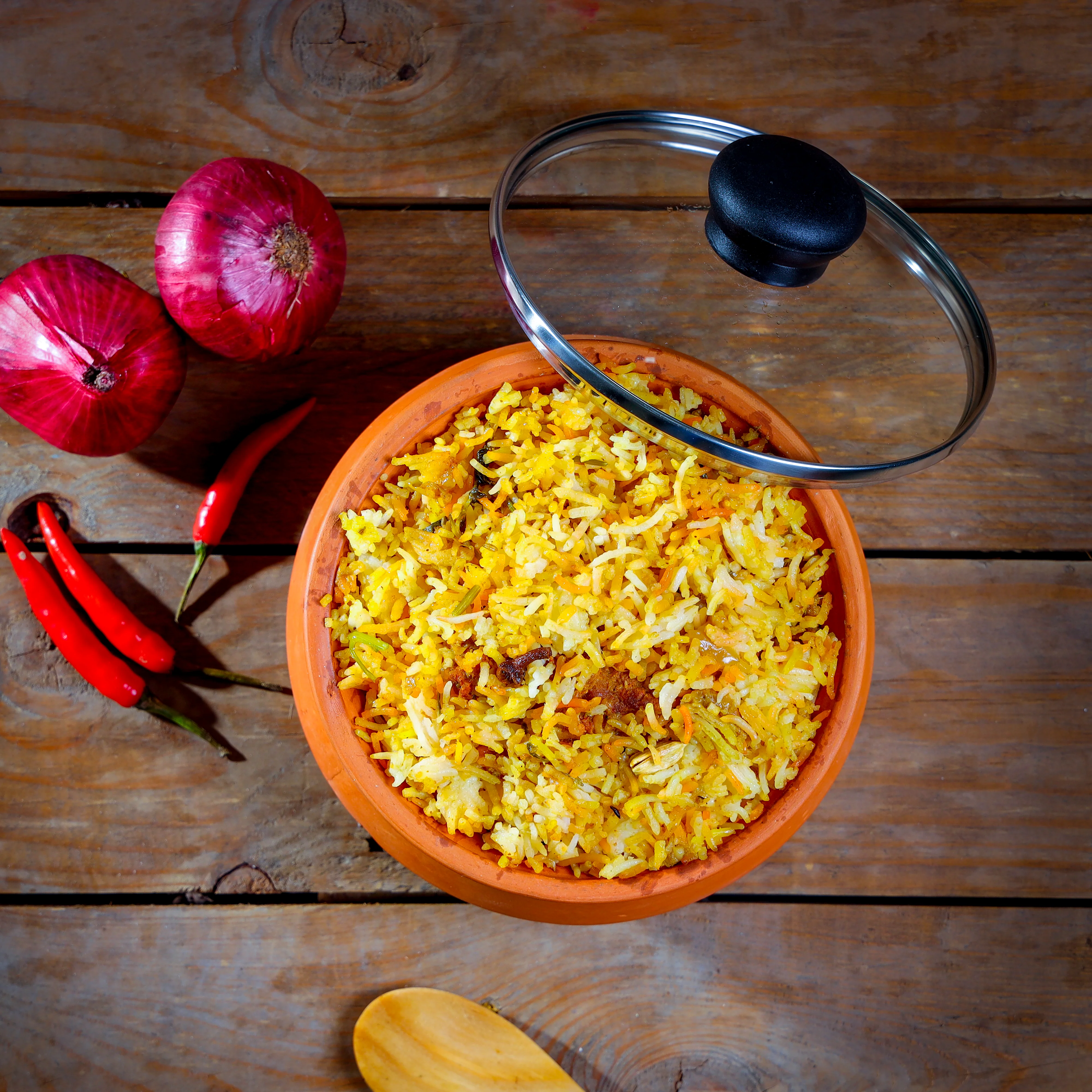 Olsenmark OMCP6028 Clay Handi 1L with glass lid| eco-friendly traditional pot & ideal for curries, biryani| slow cooking, even heat distribution, and rich flavor cooking| - Image 3