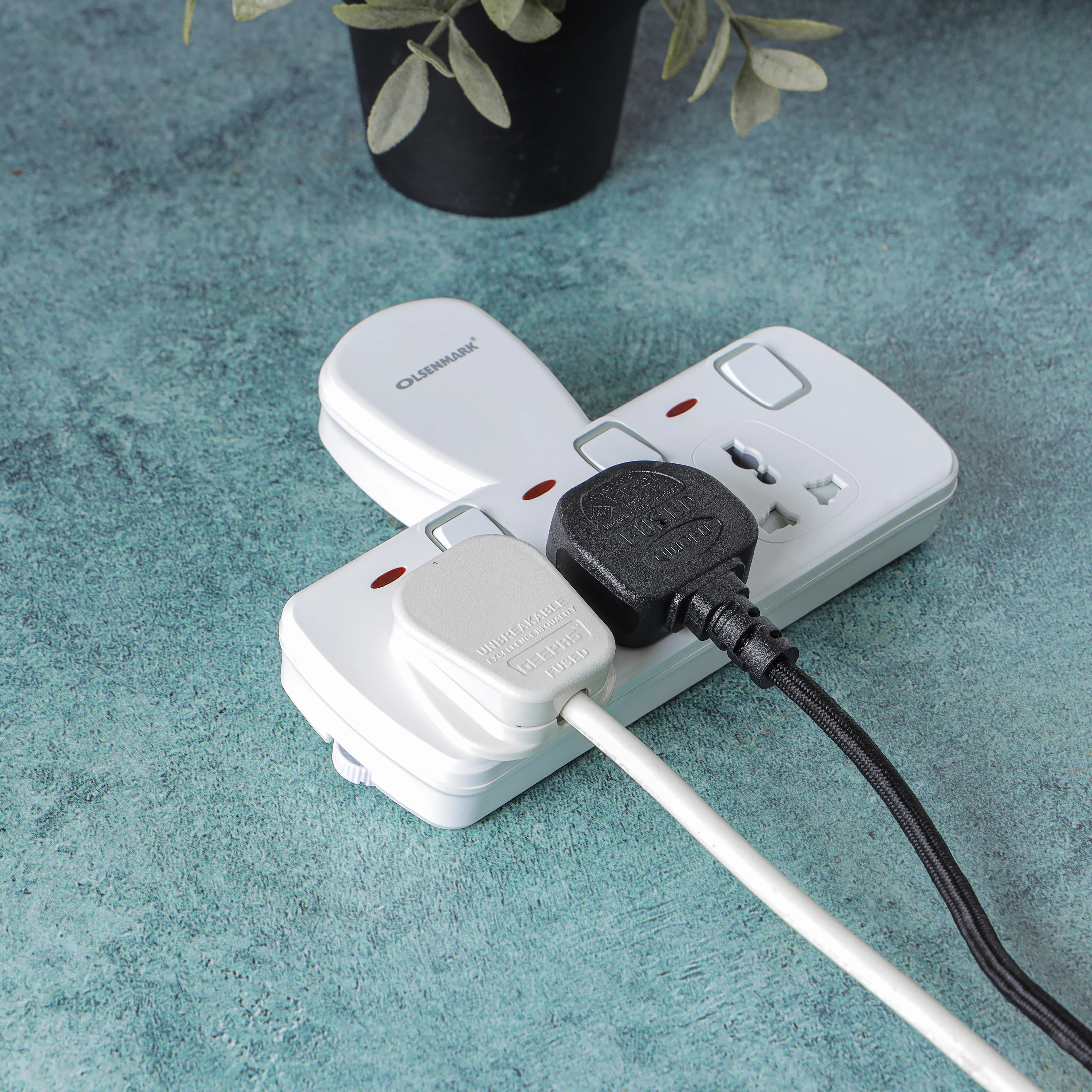 Olsenmark OMES1859 Universal Wall Socket | 3 Way with Individual Switch & 13A 250V | fireproof housing, child safety shutters, indicator lights 7 energy saving| - Image 5