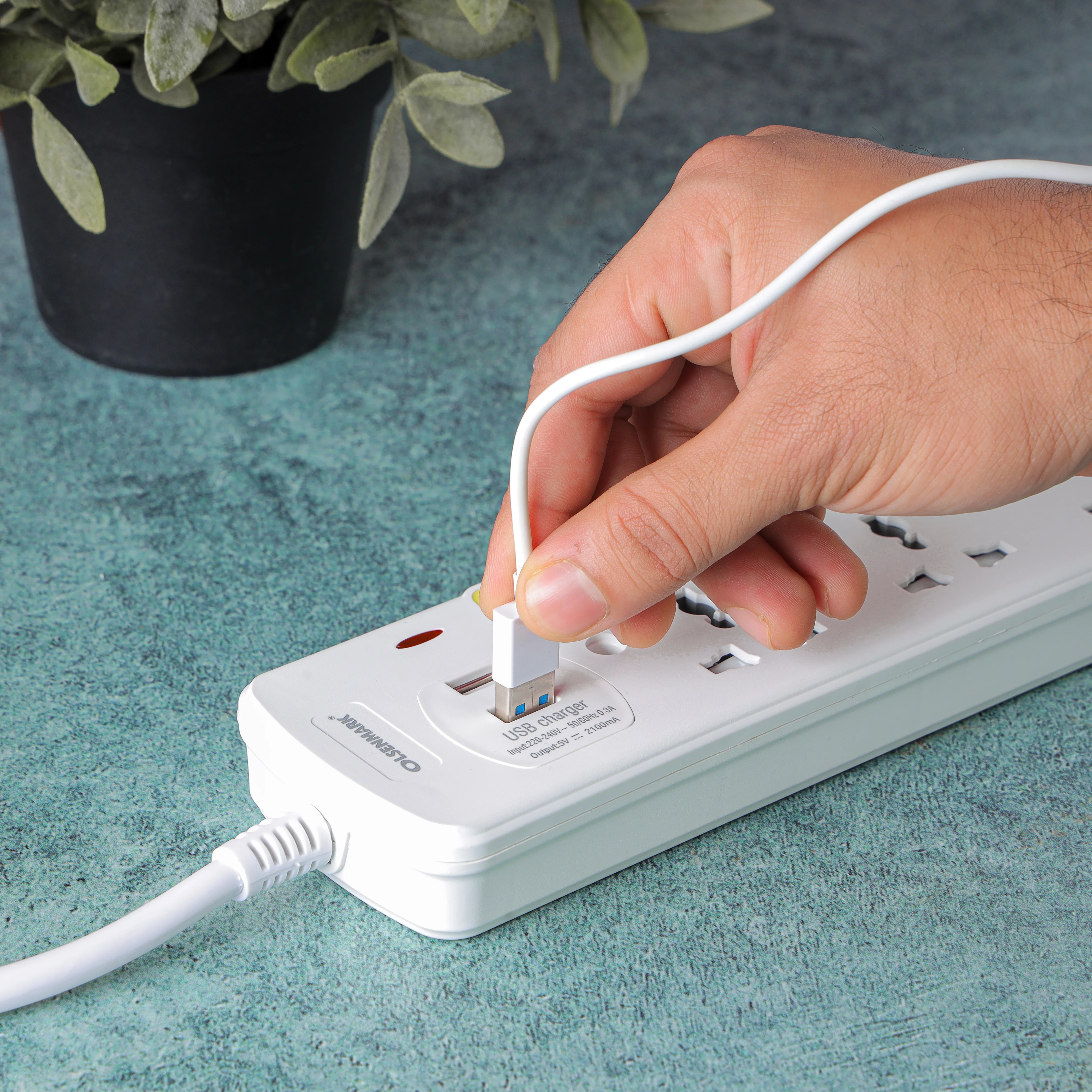 Olsenmark OMES1863 Power Socket| 3 Way with USB & 3M Cable with dual USB ports| individual switches, fireproof housing, child safety shutters & fuse protection| - Image 4