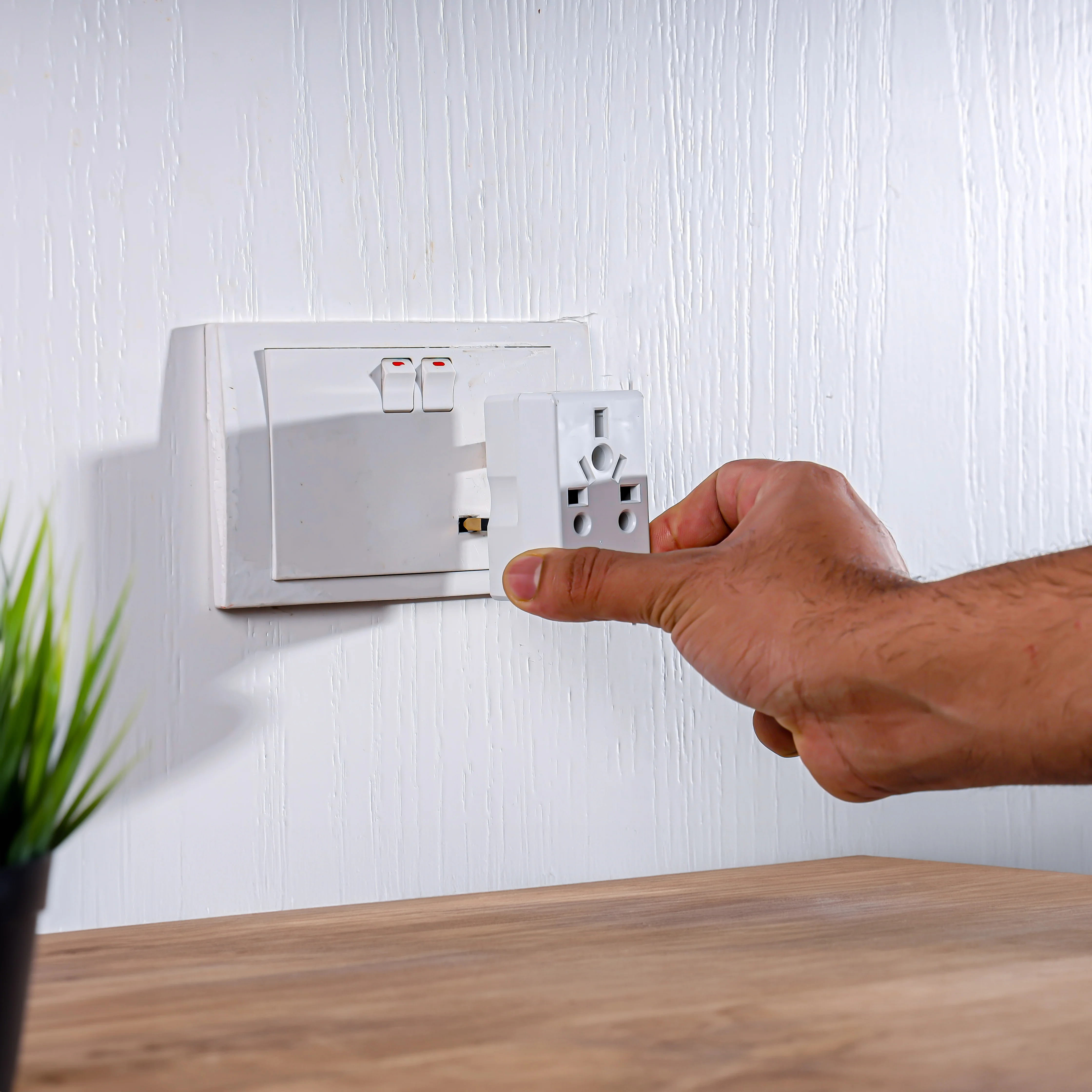 Olsenmark OMES1895 3 Way Universal Adaptor| 13A 250V capacity features durable PP housing & copper parts and square pin design for safe| reliable power connection| - Image 3