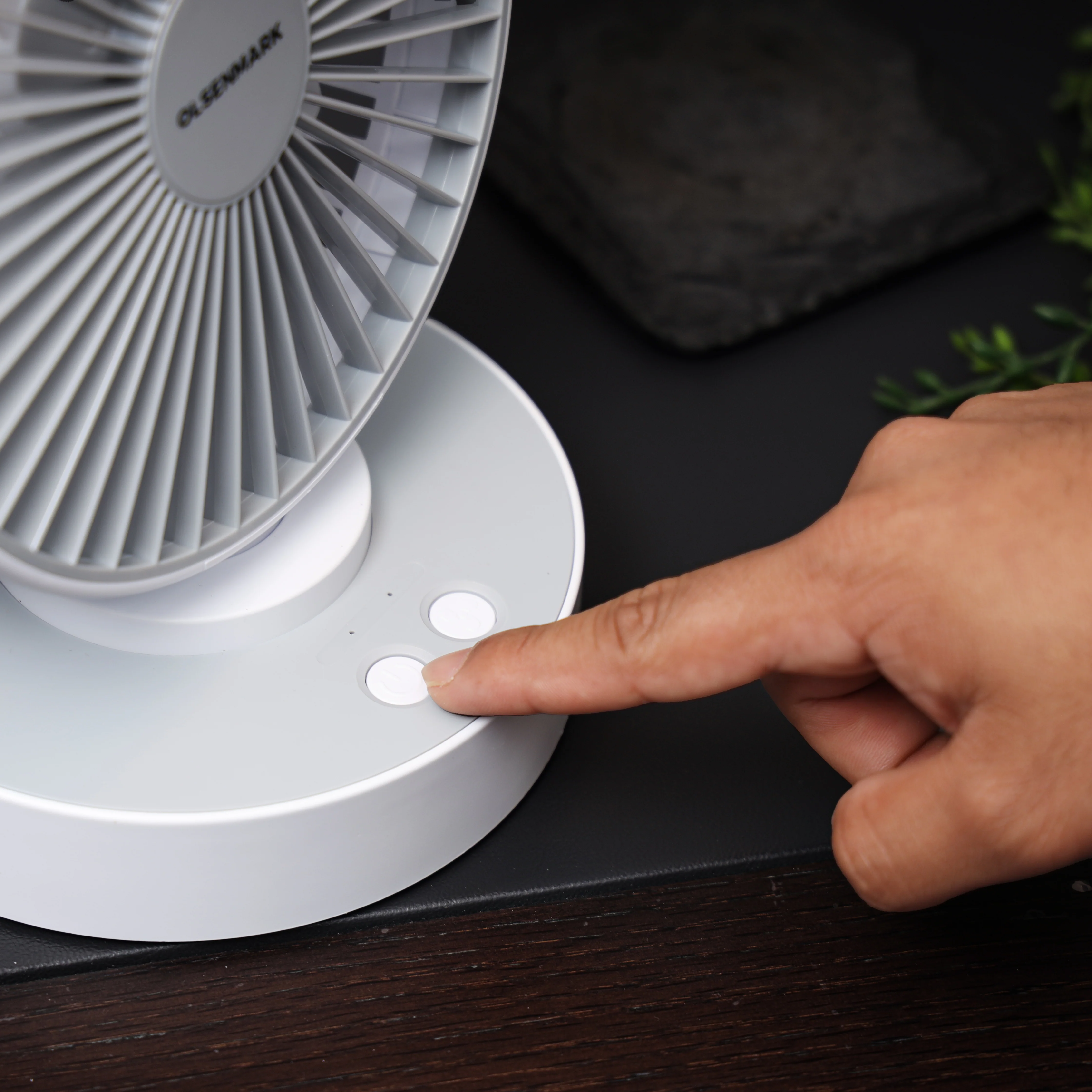Olsenmark OMF1849 Rechargeable Table Fan | 4 speed options and 5-leaf blade design | offering up to 6 hours working time, ideal for home, office and travel use| - Image 4