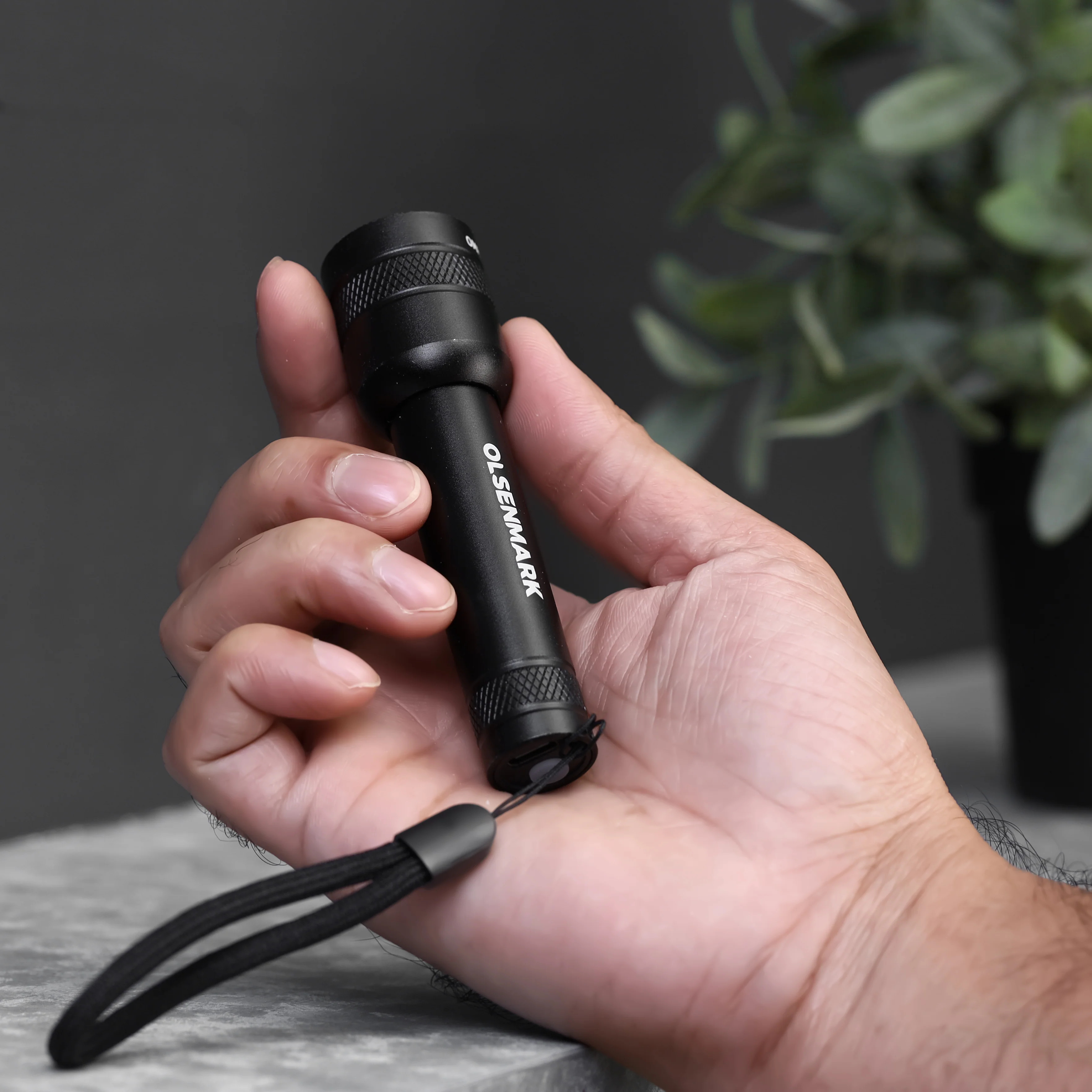 Olsenmark OMFL2598 Rechargeable LED Flashlight| 15W laser LED with 2000 lumens output & zoomable beam| Type-C charging, 8000mAh battery & durable aluminum body| - Image 2