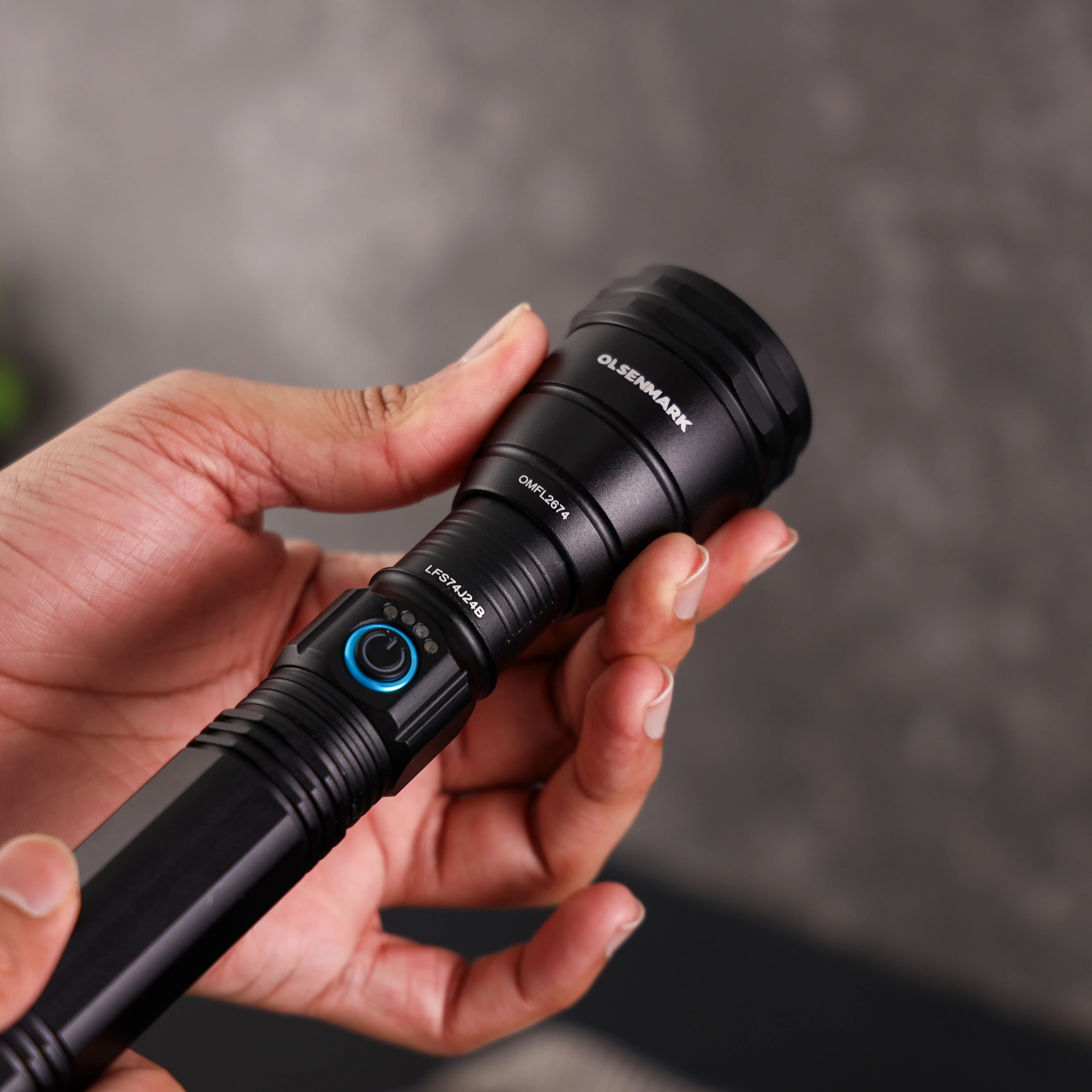 Olsenmark OMFL2674 Rechargeable LED Flashlight| 2-in-1 lighting with 15W power and 2000 lumens brightness| durable build, long battery backup and fast charging| - Image 4