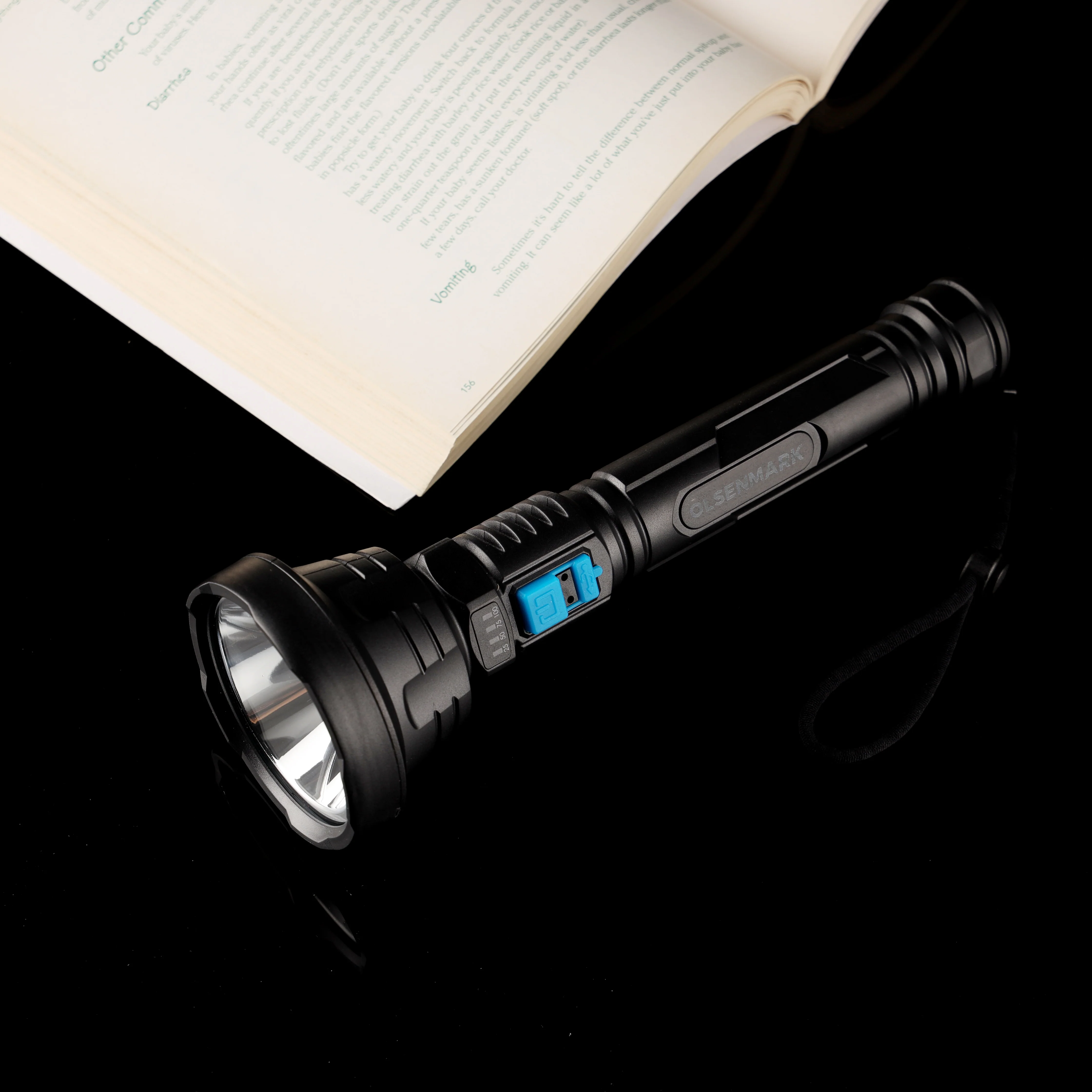 Olsenmark OMFL2806 Rechargeable LED Flashlight| 7W Cree XML T6 LED with 6800mAh battery| 5000m long-range beam, IPX6 waterproof ABS body & smart battery level display| - Image 5