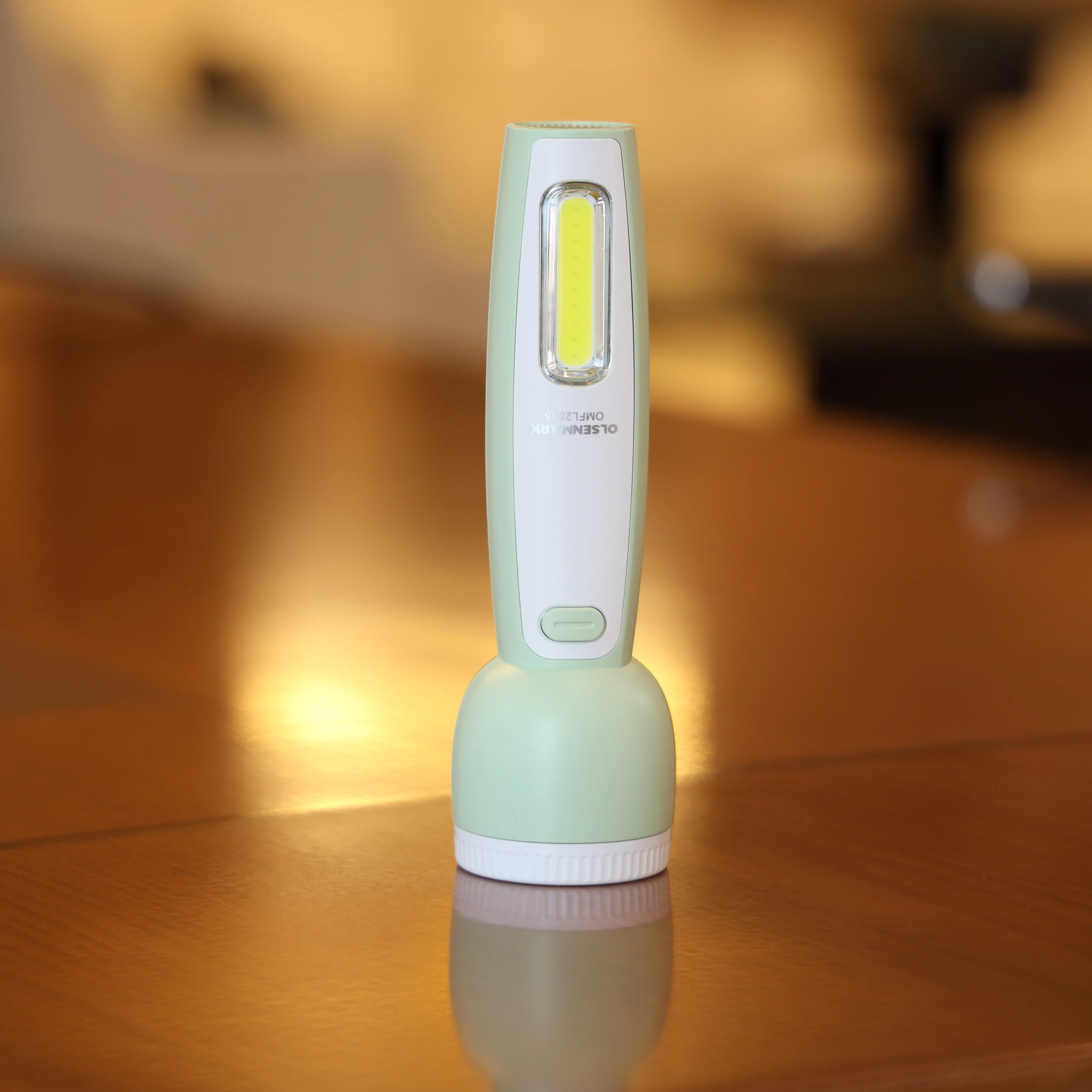 Olsenmark OMFL2835 Rechargeable LED Flashlight| 5W spotlight LED and 3W COB side light & 1500mAh Li-ion battery with USB charging and up to 4 hours lighting time| - Image 2