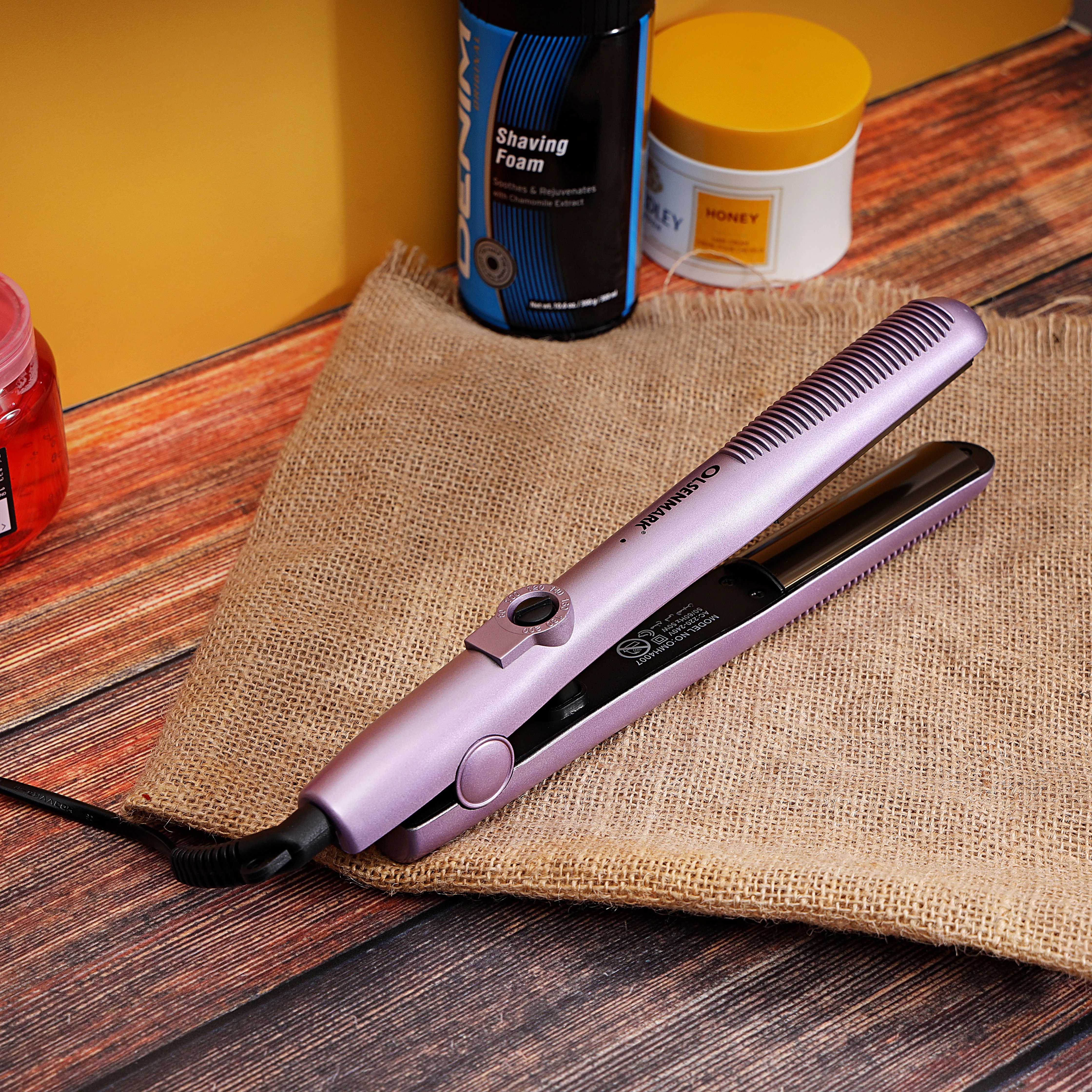 Olsenmark OMH4007 2 in 1 Hair Straightener | for smooth styling & easy use, featuring ergonomic grip| compact and Lightweight design, fast heating performance| - Image 3
