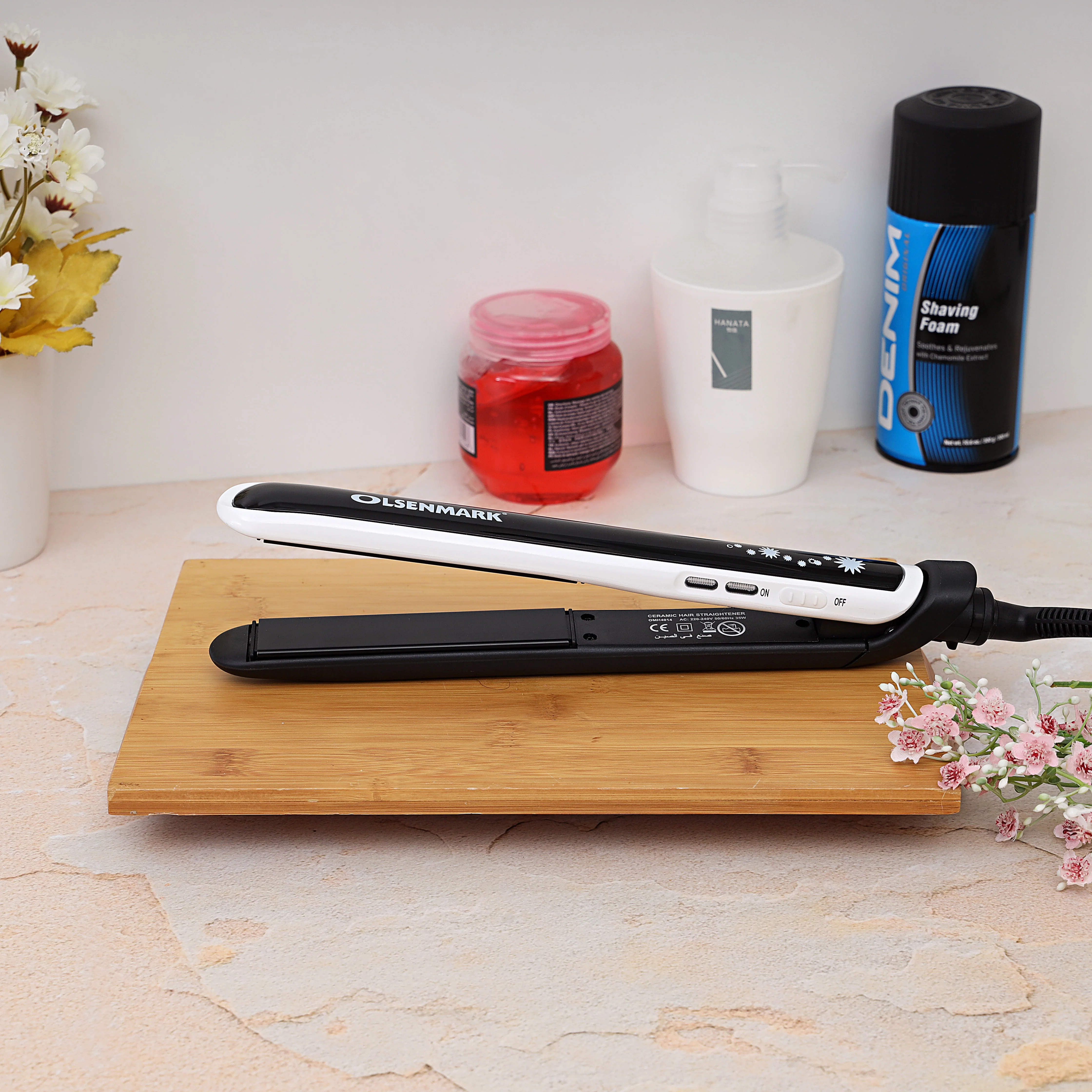 Olsenmark OMH4014 Ceramic Hair Straightener| Professional Ceramic Plates & Fast Heating Technology| Smooth Gliding Design for Sleek, Shiny and Frizz-Free Hair Styling| - Image 3
