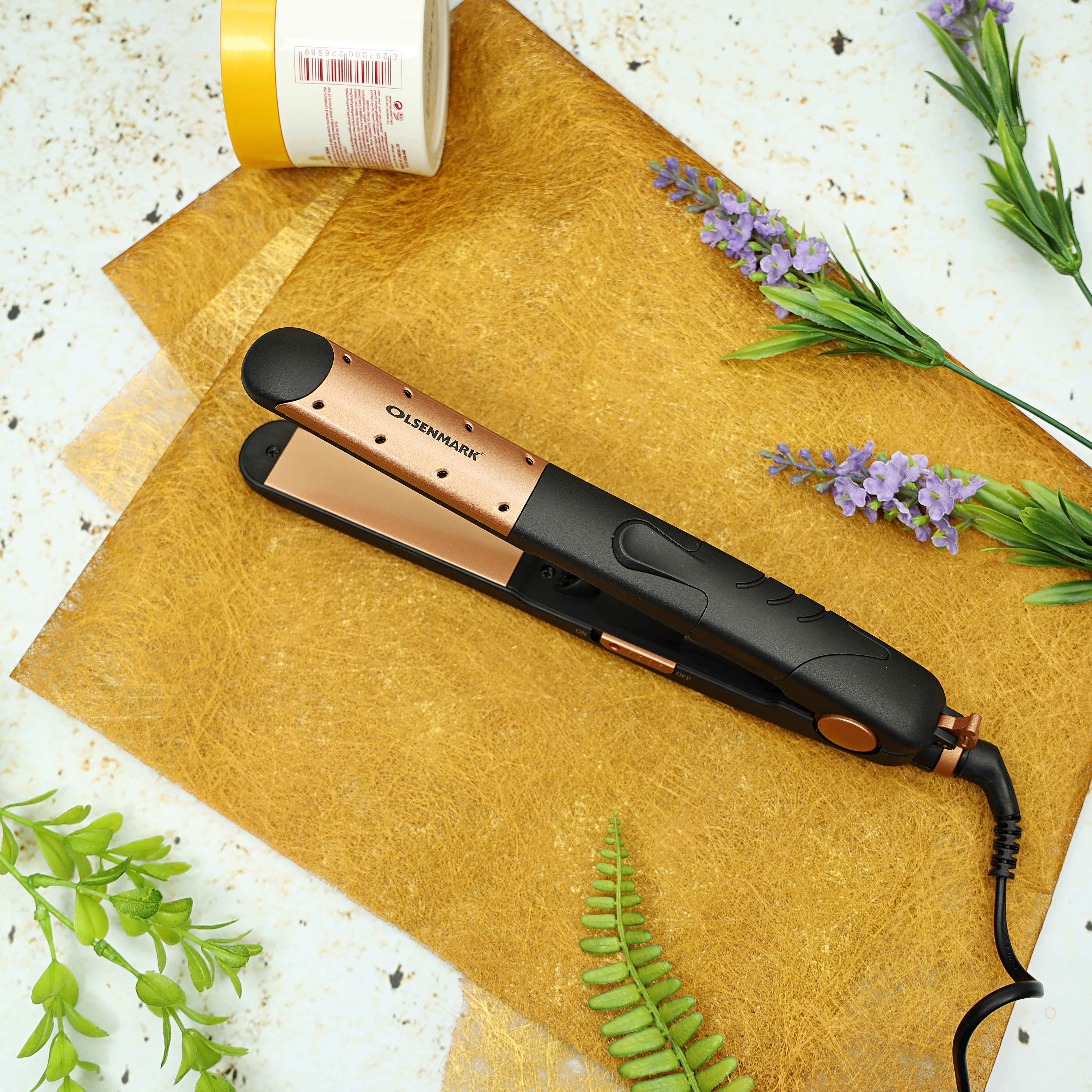 Olsenmark OMH4020 Ceramic Hair Straightener| 180-200°C Temperature Range & Ceramic Coated Plates| Smooth Gliding Design for Professional and Efficient Hair Styling| - Image 3