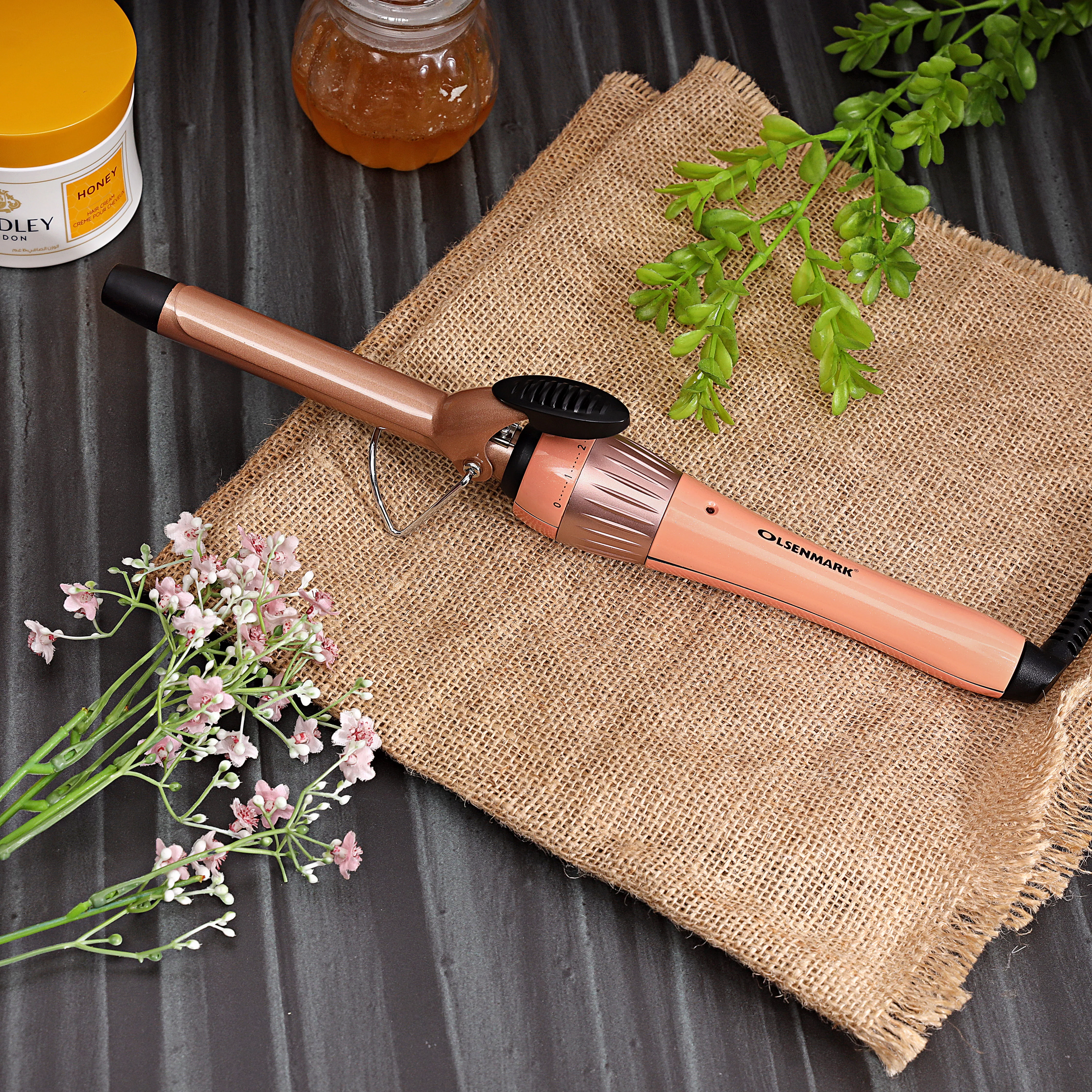 Olsenmark OMH4065 Hair Curler 19mm| Ceramic Curling Tong, PTC Heater & Adjustable Temperature Settings| LED Indicator, 360° Swivel Cord and 60 Minutes Auto Shut Off| - Image 3