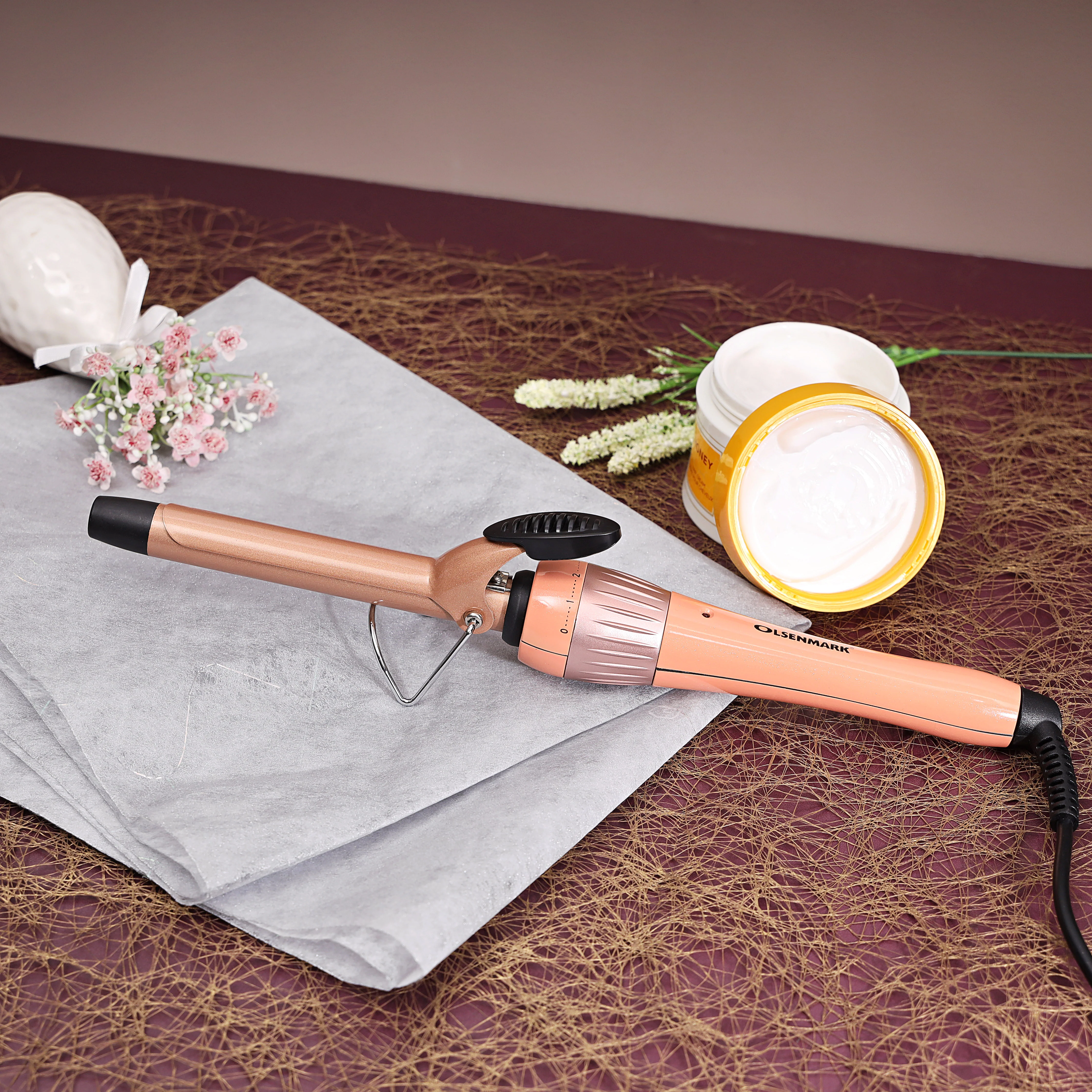 Olsenmark OMH4065 Hair Curler 19mm| Ceramic Curling Tong, PTC Heater & Adjustable Temperature Settings| LED Indicator, 360° Swivel Cord and 60 Minutes Auto Shut Off| - Image 4