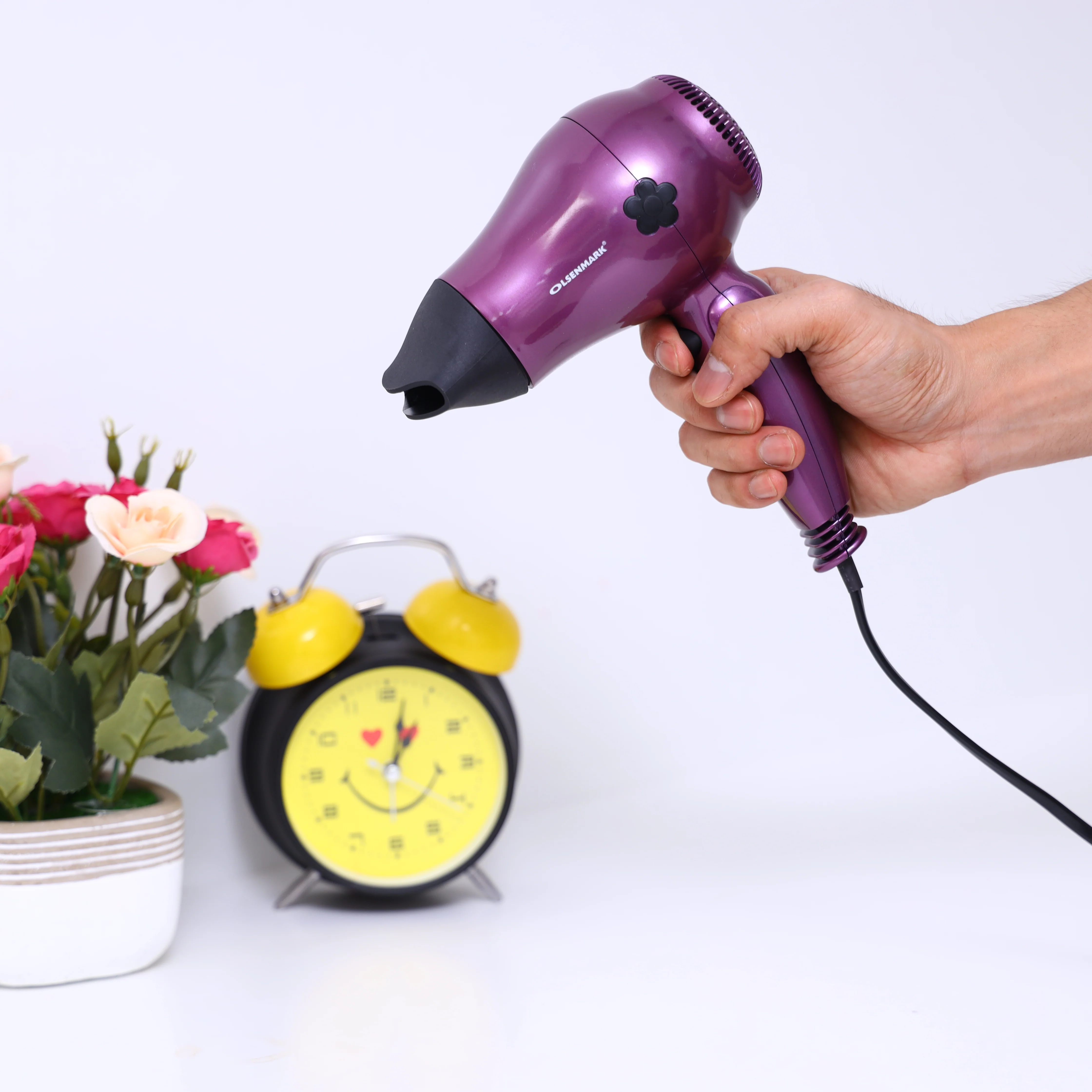 Olsenmark OMH4077 Travel Hair Dryer| 1200W Power, Foldable Handle, Hot & Cold Air Function| 2 Speed Control and Compact Design for Quick Drying and Easy Travel Styling| - Image 5