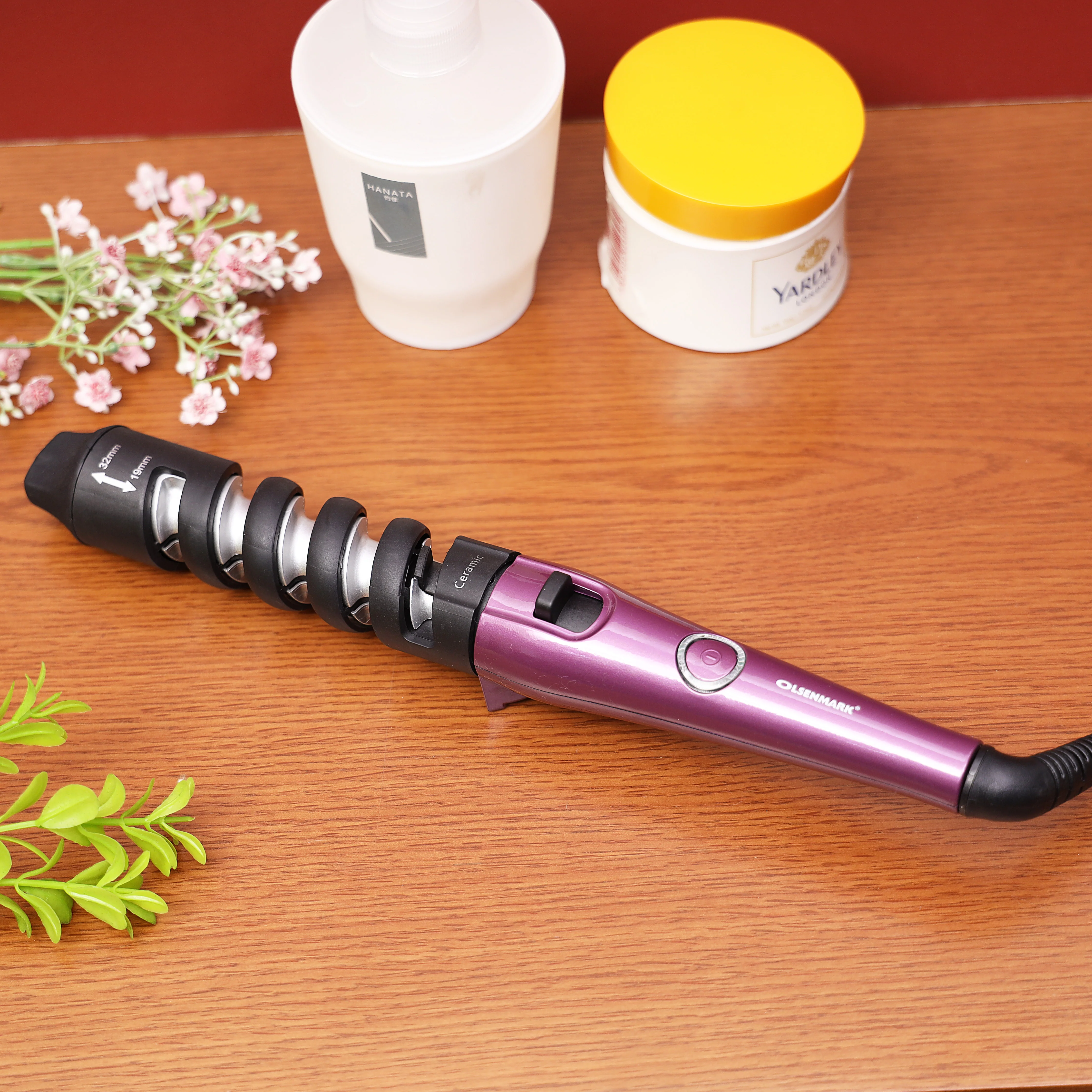 Olsenmark OMH4078 Ceramic Hair Curler| Spiral Curling Guide, Fast Heating Technology & Easy ON/OFF Switch| Swivel Cord for Smooth, Long-Lasting Curls & Easy Hair Styling| - Image 4