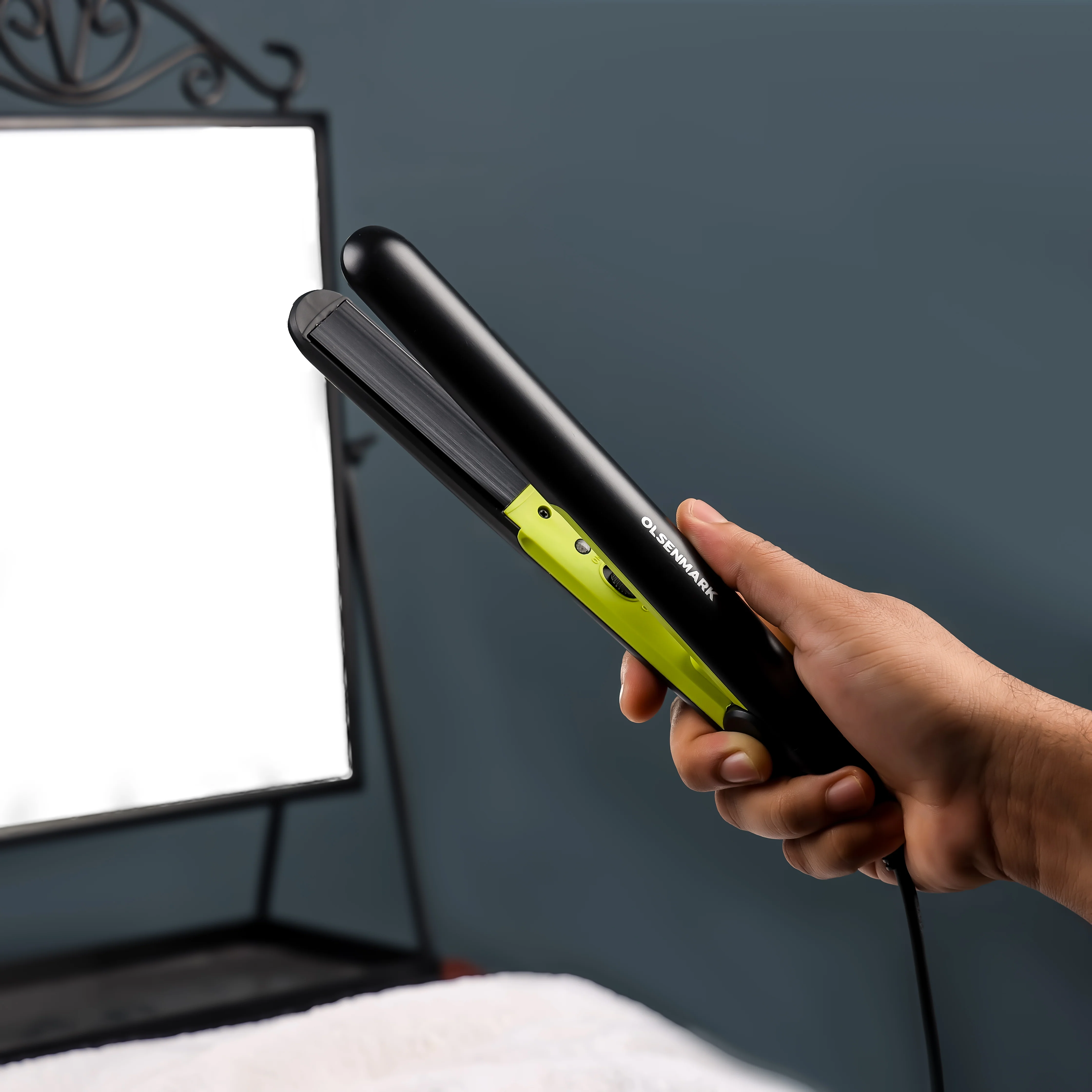 Olsenmark OMH4107 Hair Straightener| aluminum plates, PTC heater & 220°C max temperature| Fast heating hair styler with one setting, durable body, 30W power and BS plug| - Image 4