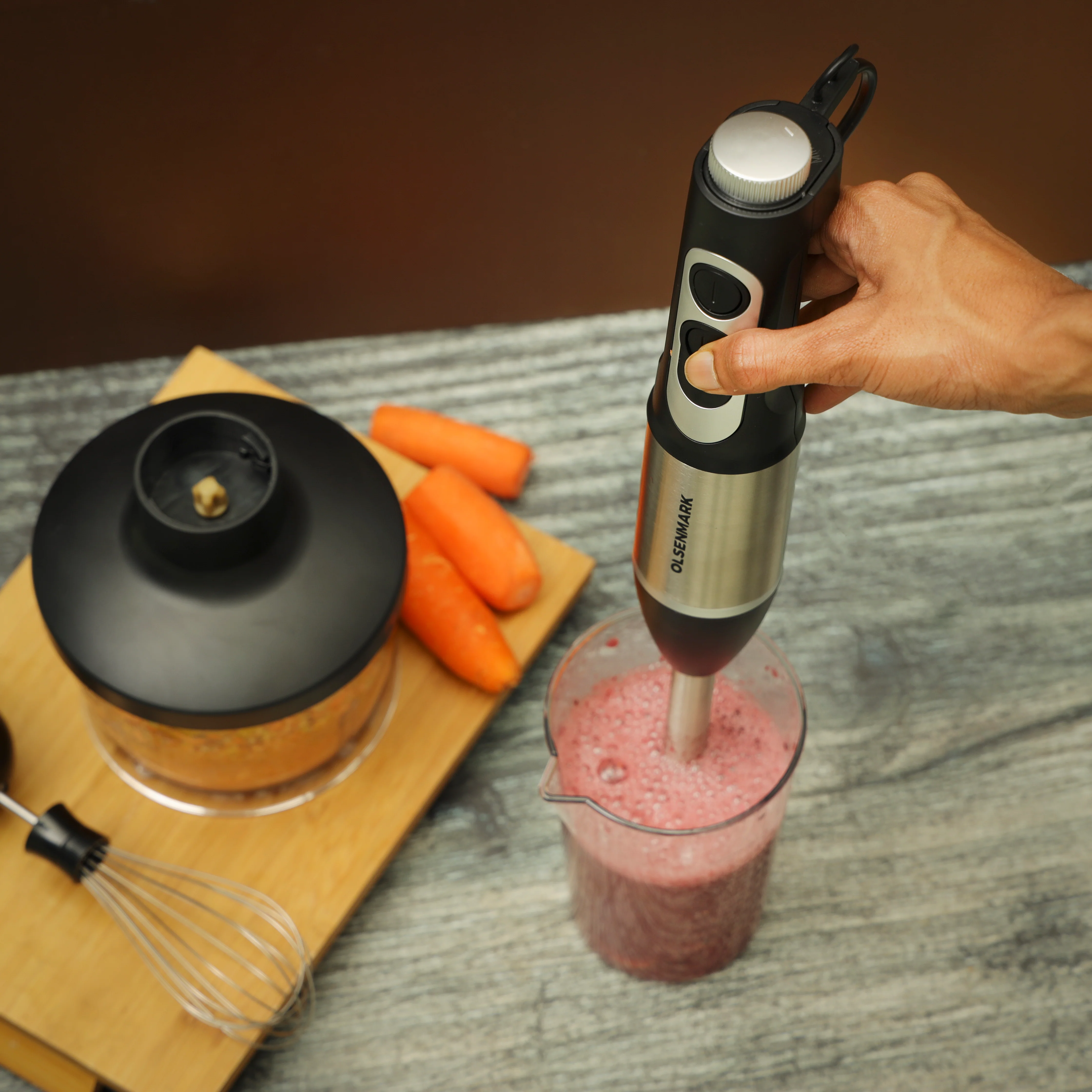 Olsenmark OMHB2462 4-in-1 Hand Blender| powerful 700W motor with chopper, whisk and blending cup| stainless steel blades and ergonomic design for easy blending| - Image 5