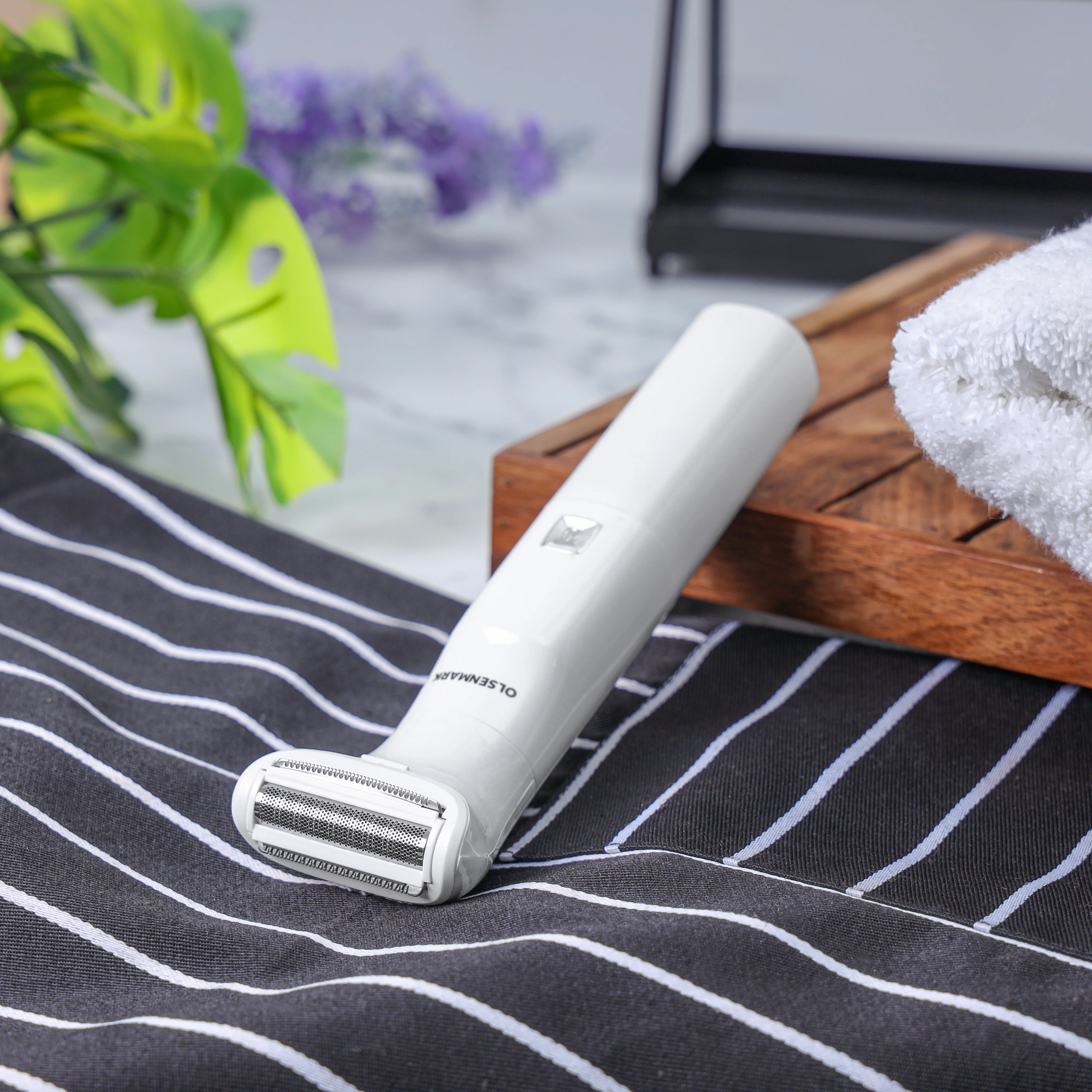 Olsenmark OMLS4109 6-in-1 Ladies Grooming Set| digital display, 1200mAh battery & 90-minute runtime| facial hair remover, bikini trimmer & 6 grooming attachments| - Image 3