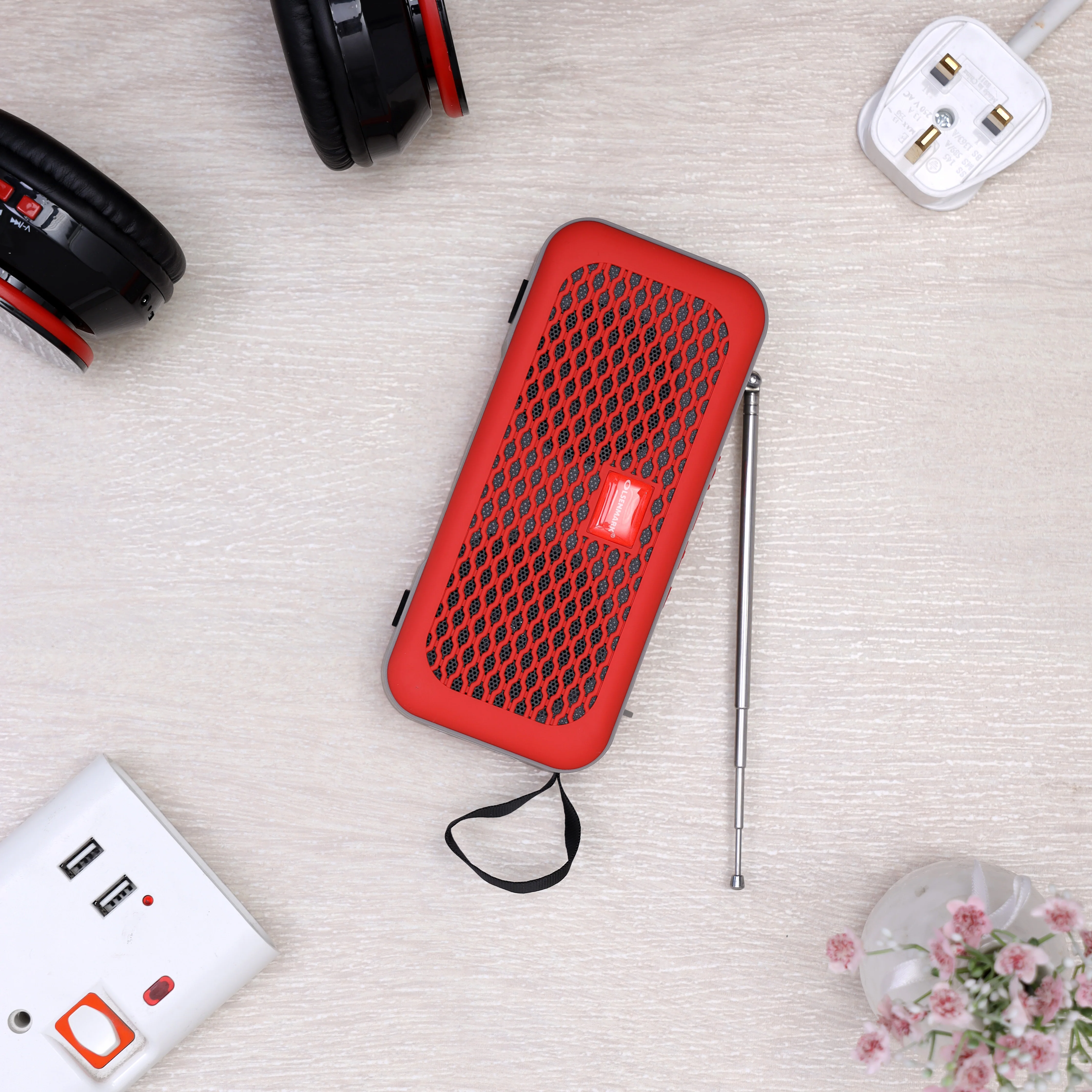 Olsenmark OMMS1212 Portable Wireless Speaker| Bluetooth, USB, TF, AUX and FM radio delivers bass sound| portable design & versatile playback for daily use home| - Image 5