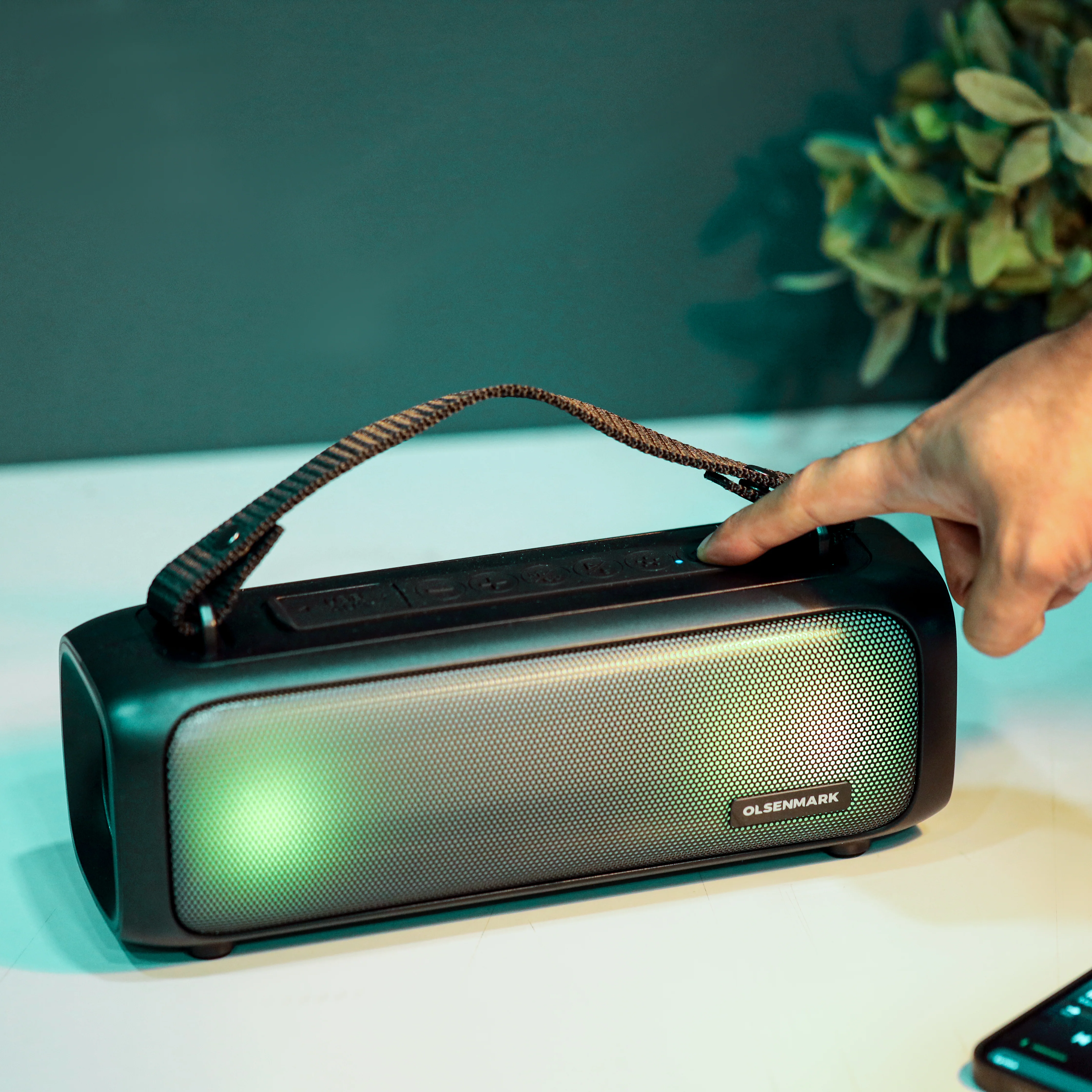 Olsenmark OMMS1283 Portable Bluetooth Speaker| 2.0CH stereo sound with TWS function and 8W RMS| FM radio, USB, AUX, 1500mAh battery & Built-in Lithium Battery|| - Image 4