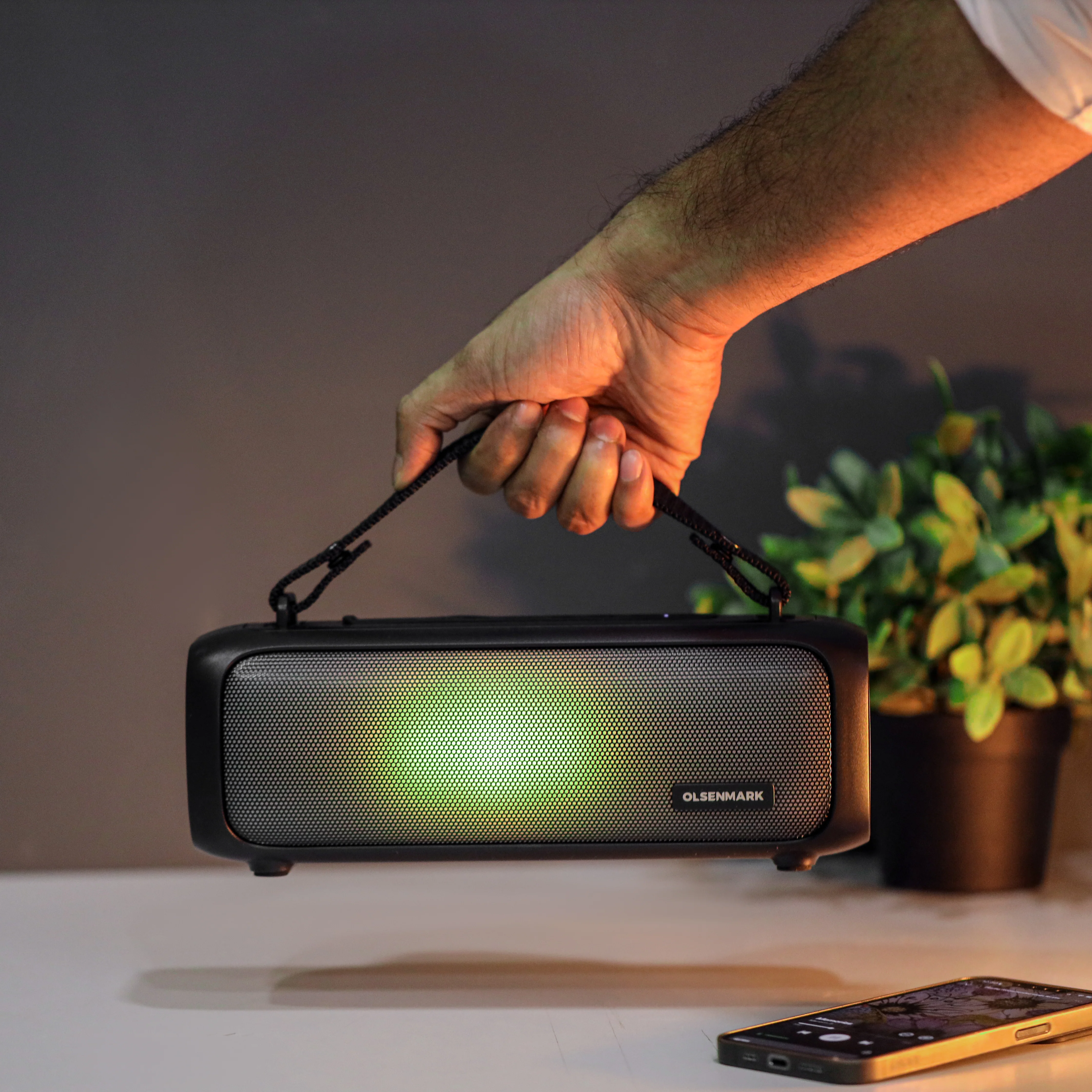 Olsenmark OMMS1283 Portable Bluetooth Speaker| 2.0CH stereo sound with TWS function and 8W RMS| FM radio, USB, AUX, 1500mAh battery & Built-in Lithium Battery|| - Image 5