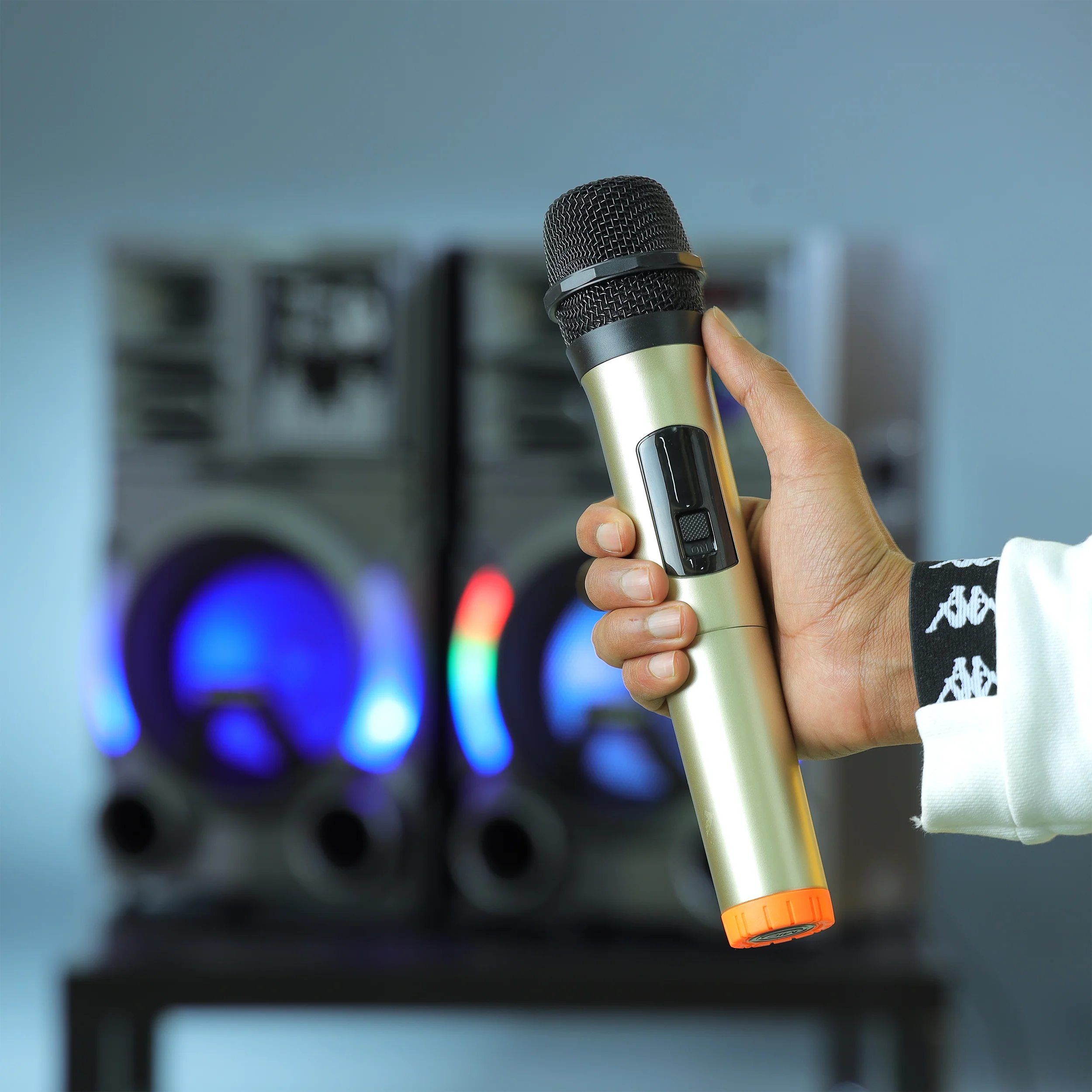 Olsenmark OMMS1293 2.0 Professional Speaker| 10” woofer with 80W x2 RMS power & Bluetooth, USB, SD, FM support| wireless mic, LED display, and DJ light effect | - Image 3