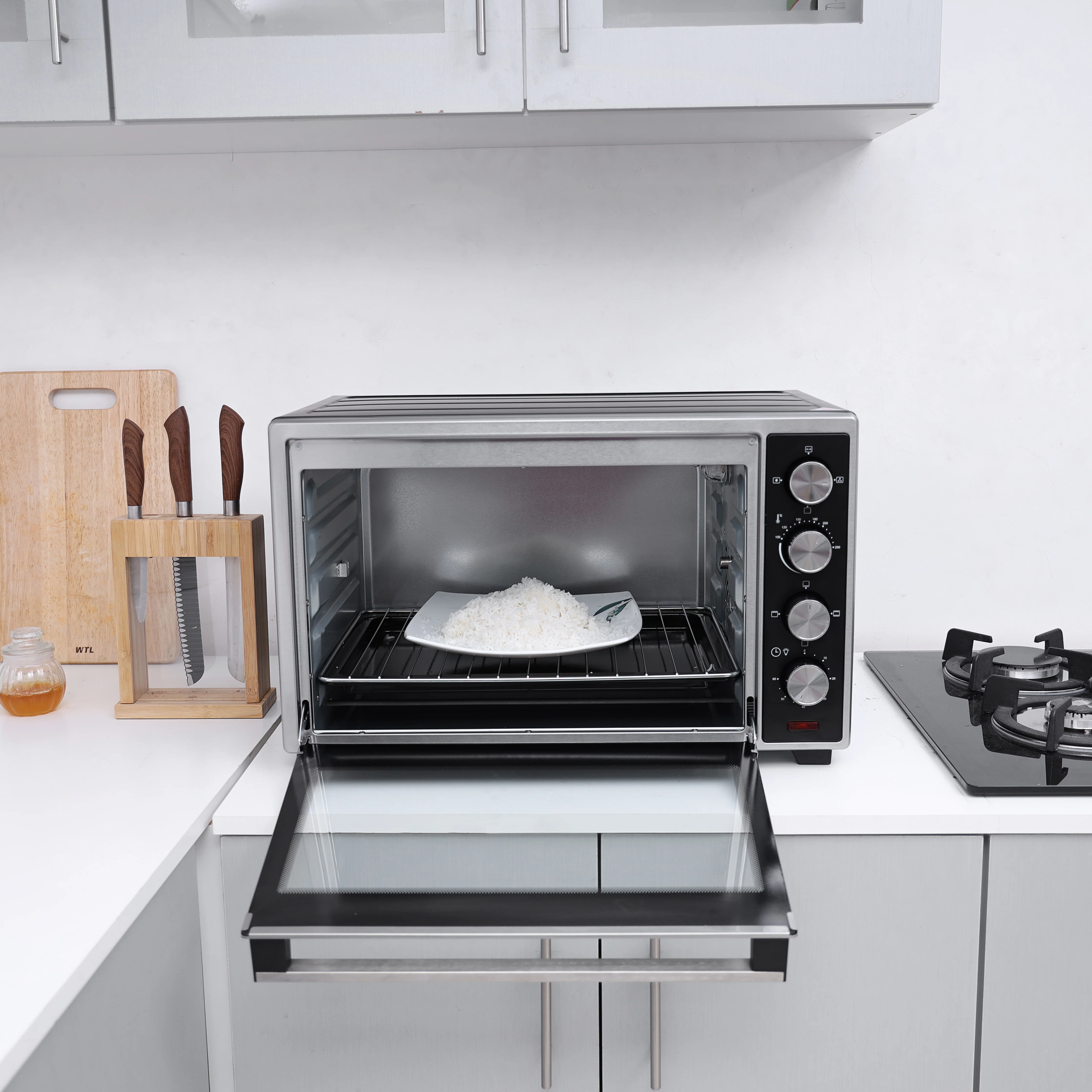 Olsenmark OMO2266 Electric Oven 2000W| convection and rotisserie with 100–250°C temperature control| 60-minute timer with ring & inner lamp, stainless-steel heating | - Image 3