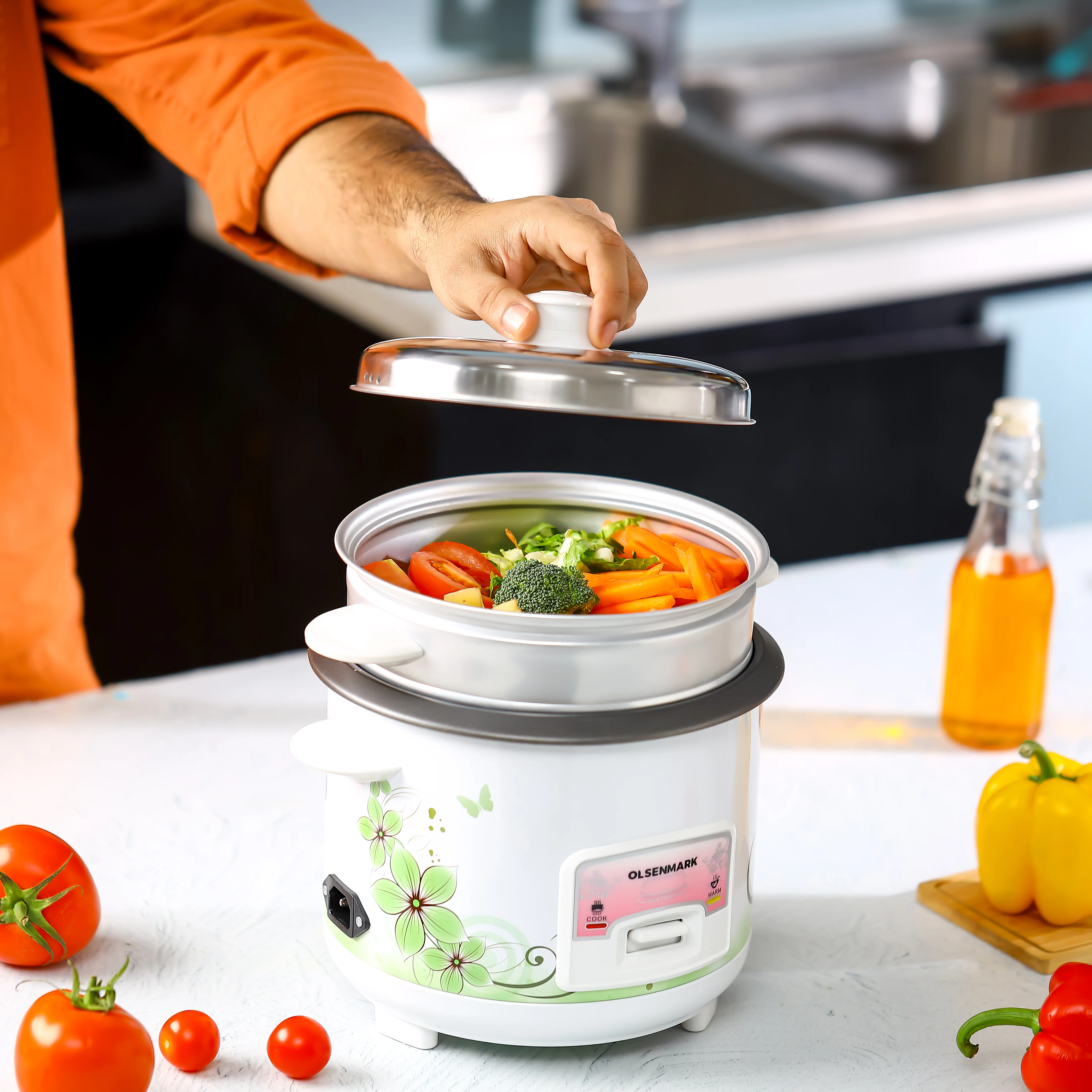 Olsenmark OMRC7025 1.0L Automatic Rice Cooker| 400W power with non-stick aluminum inner pot & one-touch operation| cook & keep warm function, compact and durable design| - Image 4