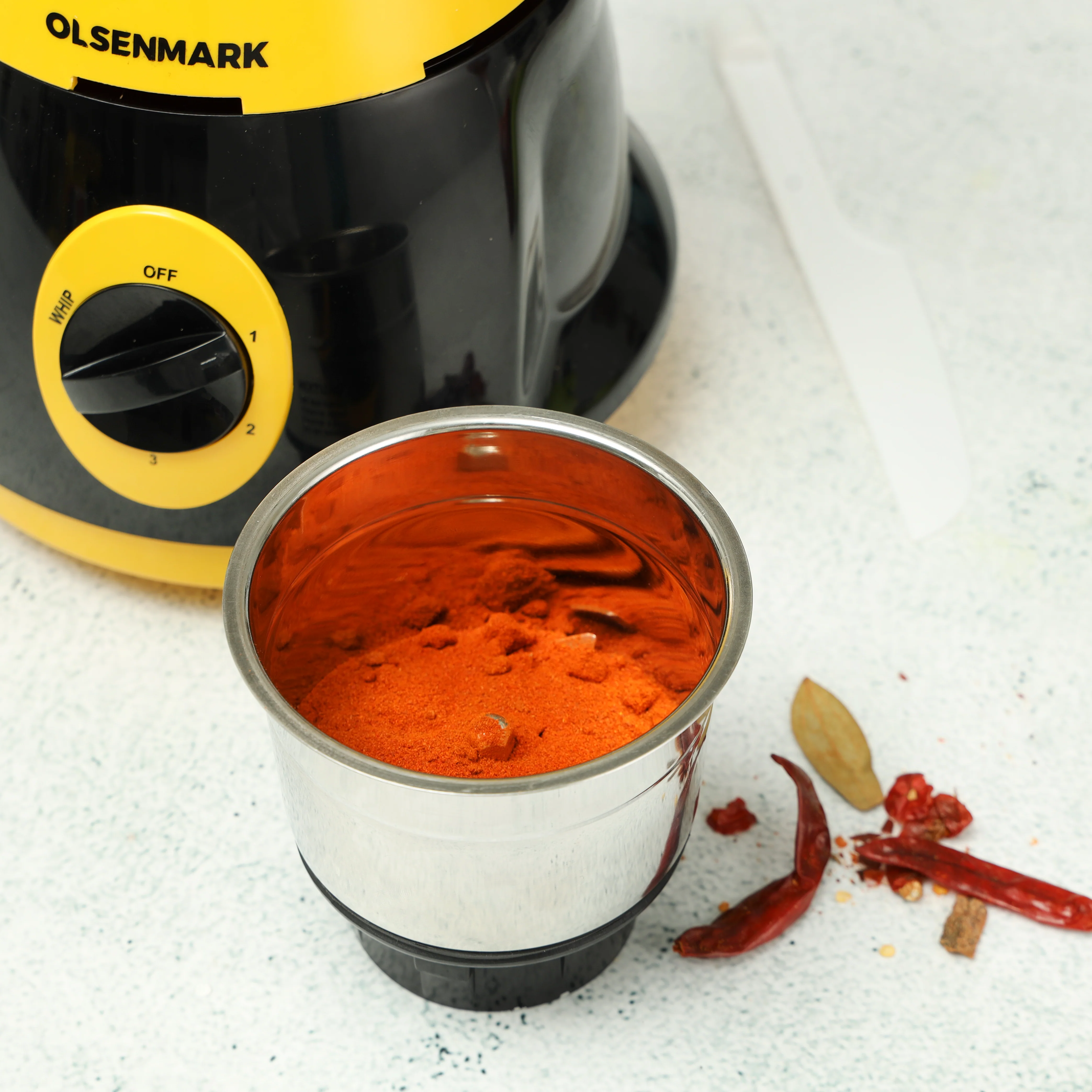 Olsenmark OMSB2219 3-in-1 Mixer Grinder 550W | powerful blending and grinding with 3 stainless steel jars| efficient blades, sturdy handles and durable design| - Image 4