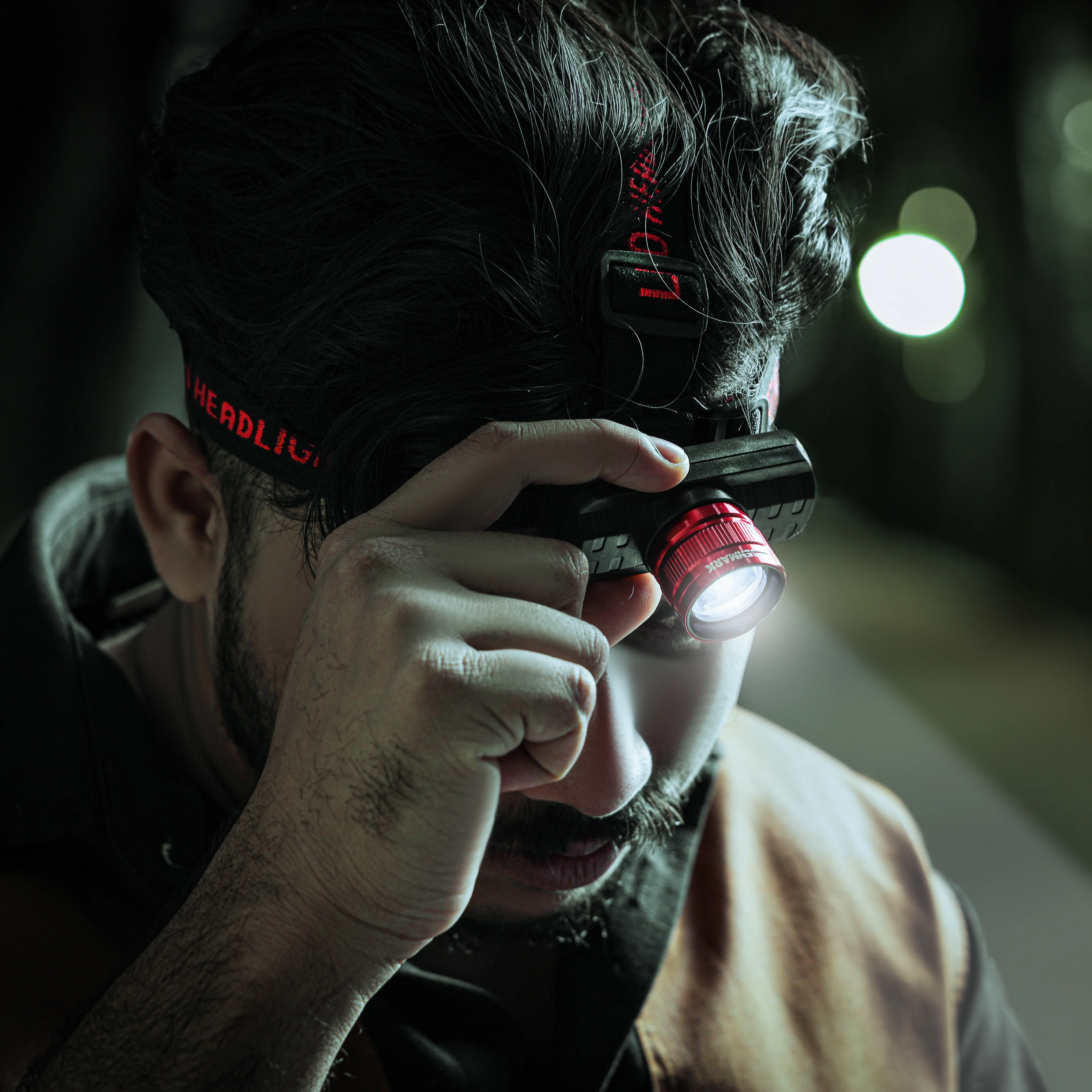 Olsenmark OMSL2795 LED Adjustable Headlamp | 5W bright LED with 1200mAh rechargeable battery & USB charging| adjustable headband, and reliable lighting performance| - Image 5