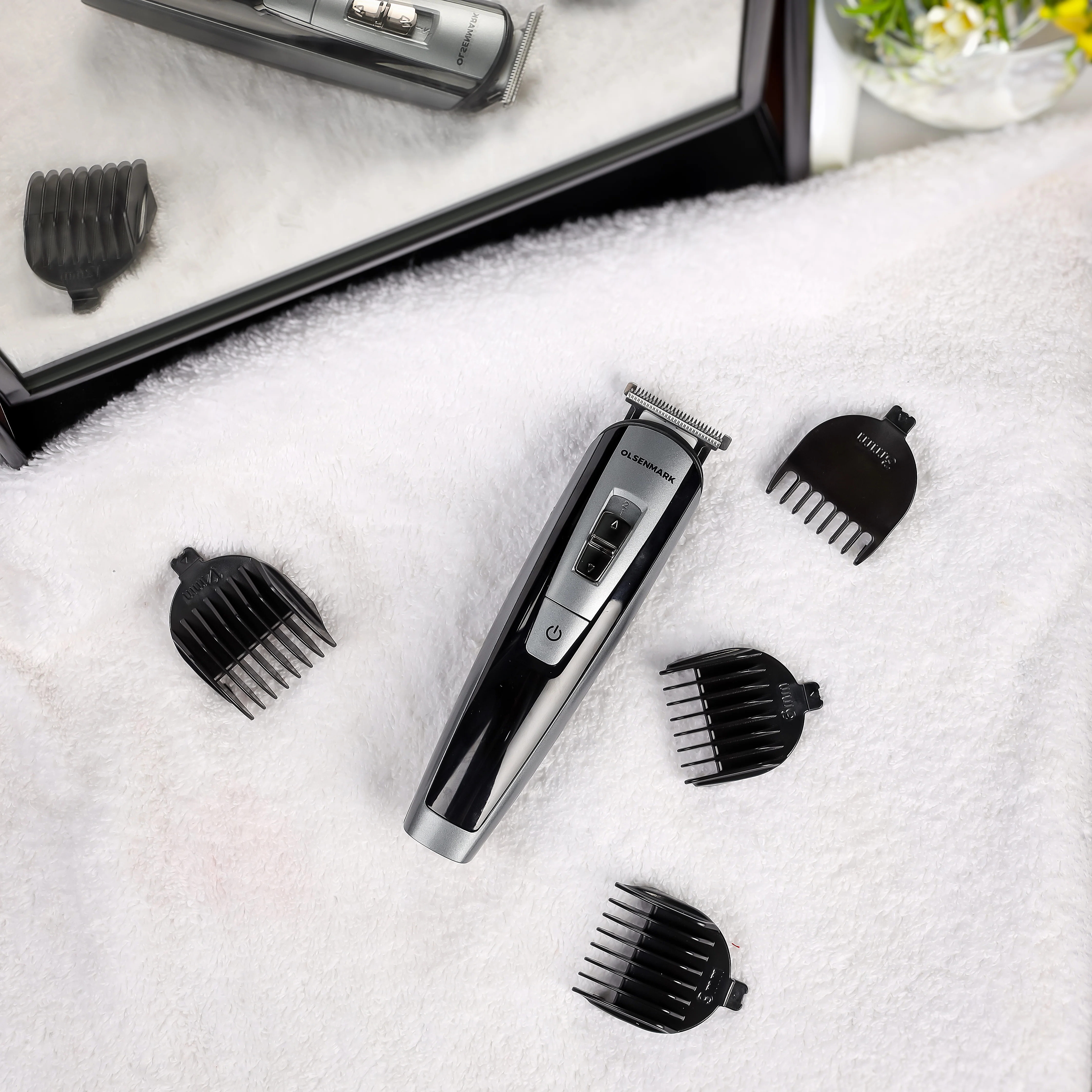 Olsenmark OMTR4038 Rechargeable Trimmer| Cordless with Stainless Steel Blades & 4 Detachable Combs| 30 Min Runtime, Precision Length Control, Ni-Cd Battery Pro| - Image 4