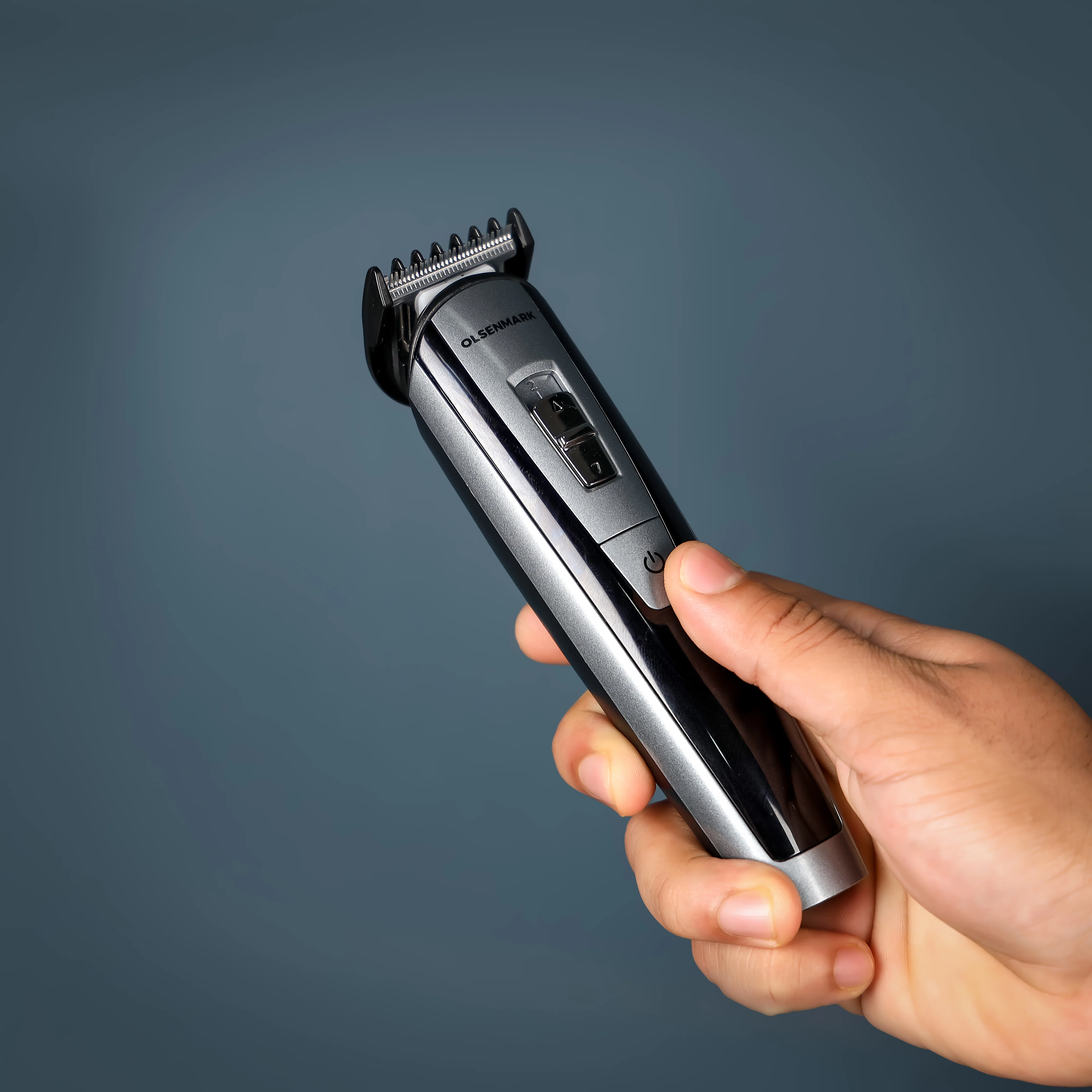 Olsenmark OMTR4038 Rechargeable Trimmer| Cordless with Stainless Steel Blades & 4 Detachable Combs| 30 Min Runtime, Precision Length Control, Ni-Cd Battery Pro| - Image 5