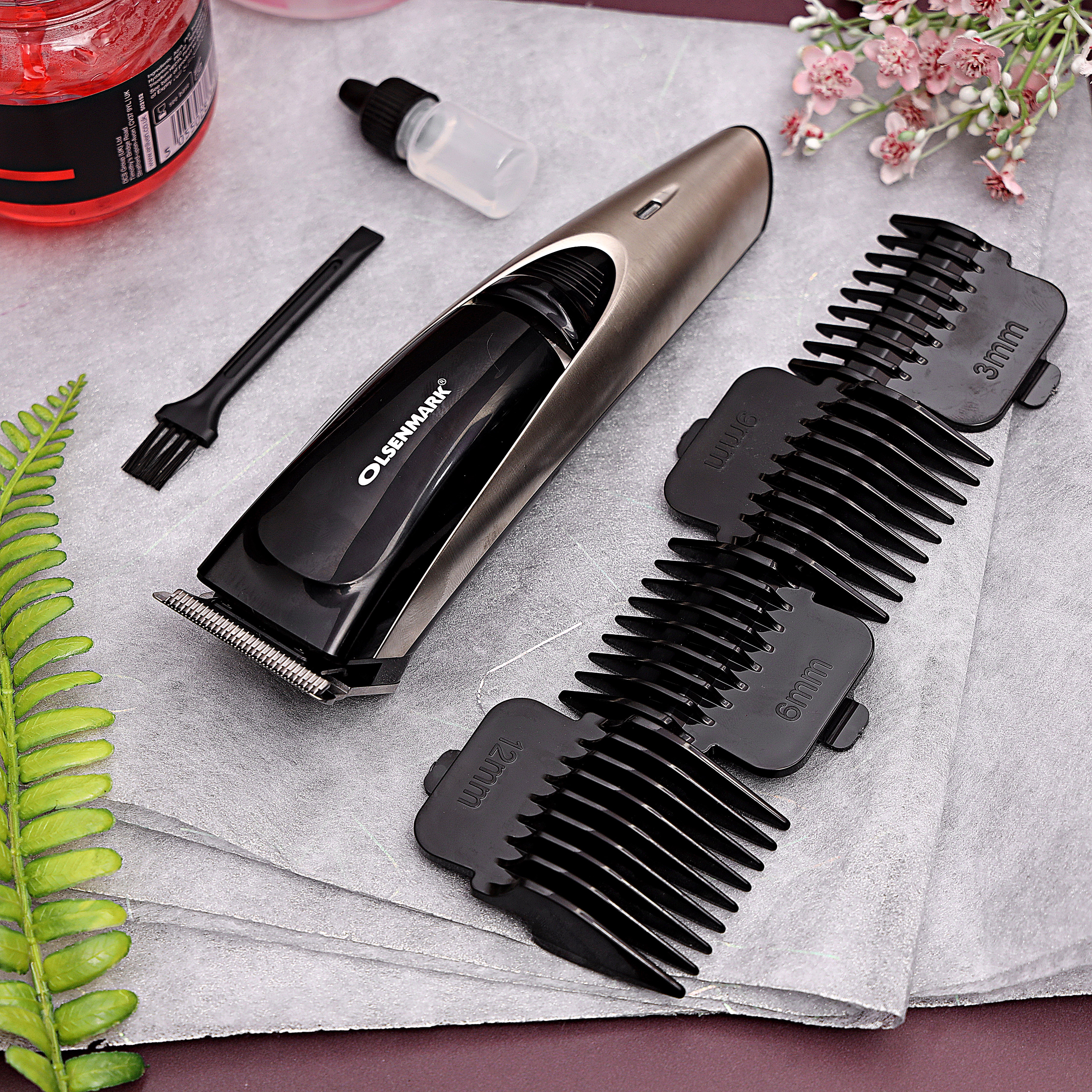 Olsenmark OMTR4040 rechargeable hair & beard trimmer| stainless steel blades with cordless use & long battery life| precise trimming, and ergonomic design for grooming| - Image 5