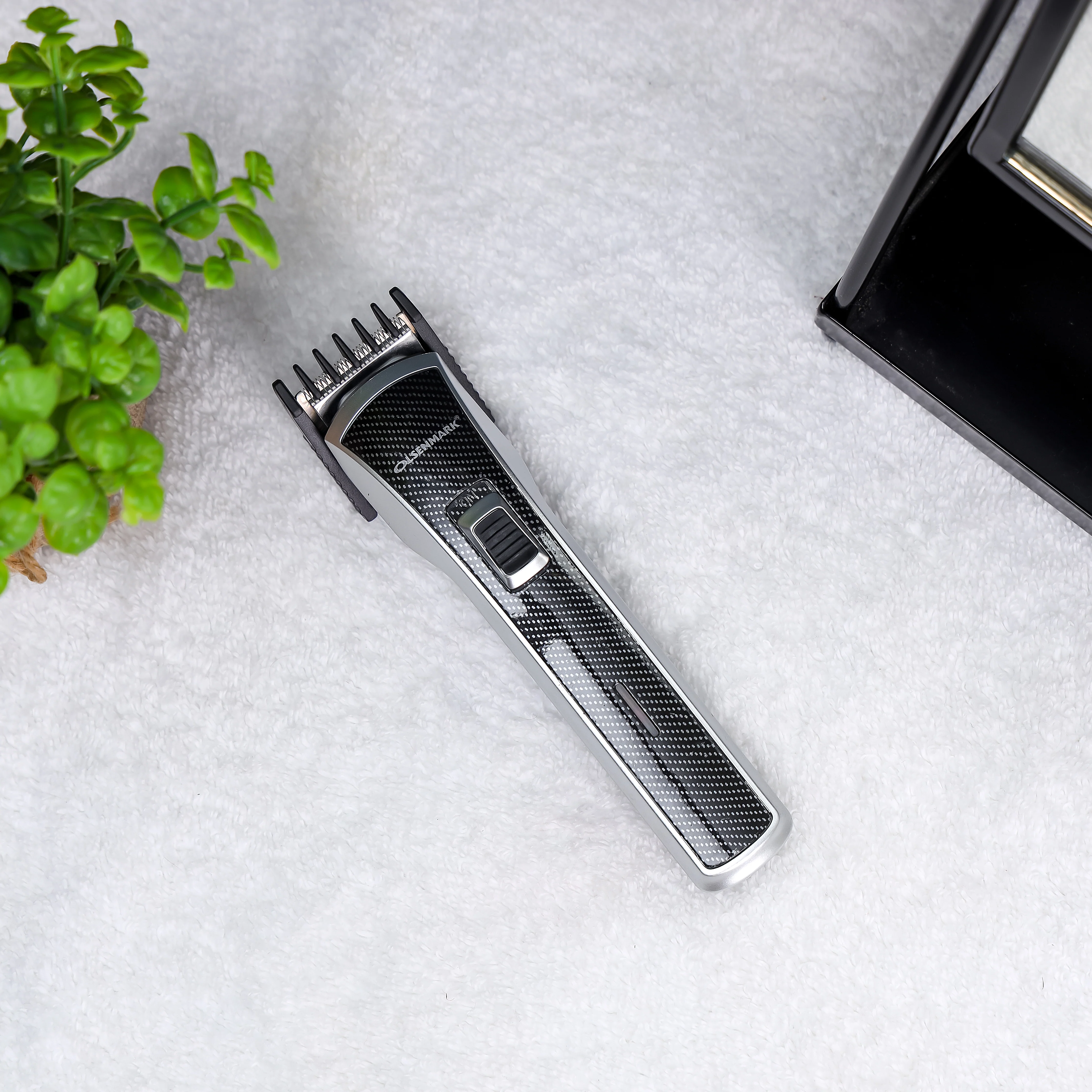 Olsenmark OMTR4041 Rechargeable Hair & Beard Trimmer| stainless steel blades, cordless operation & washable design| charging indicator & precision grooming performance| - Image 3