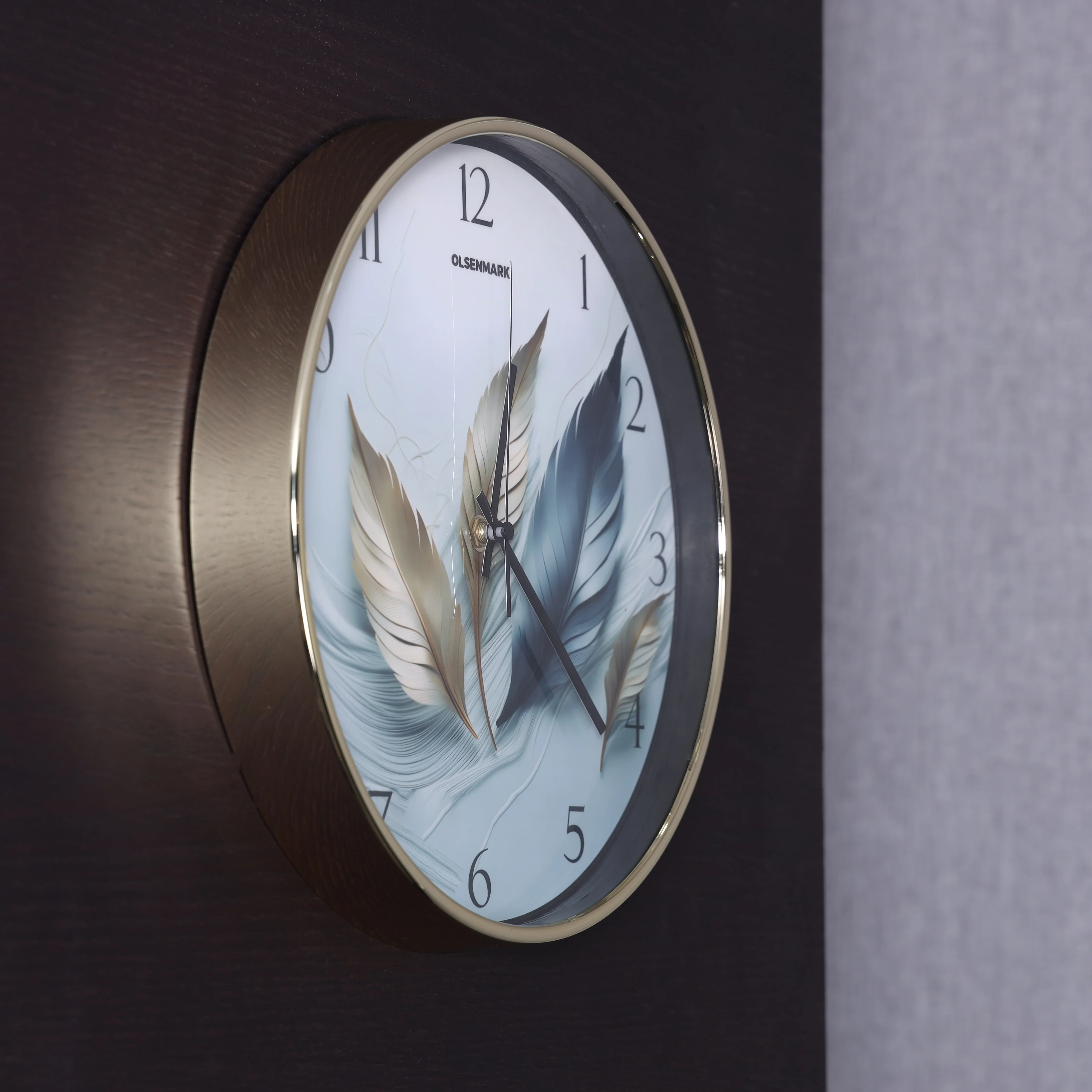 Olsenmark OMWC1910 Decorative Feather Design Wall Clock| silent quartz movement, clear easy-to-read numerals| elegant modern artwork & reliable accuracy for home décor| - Image 4