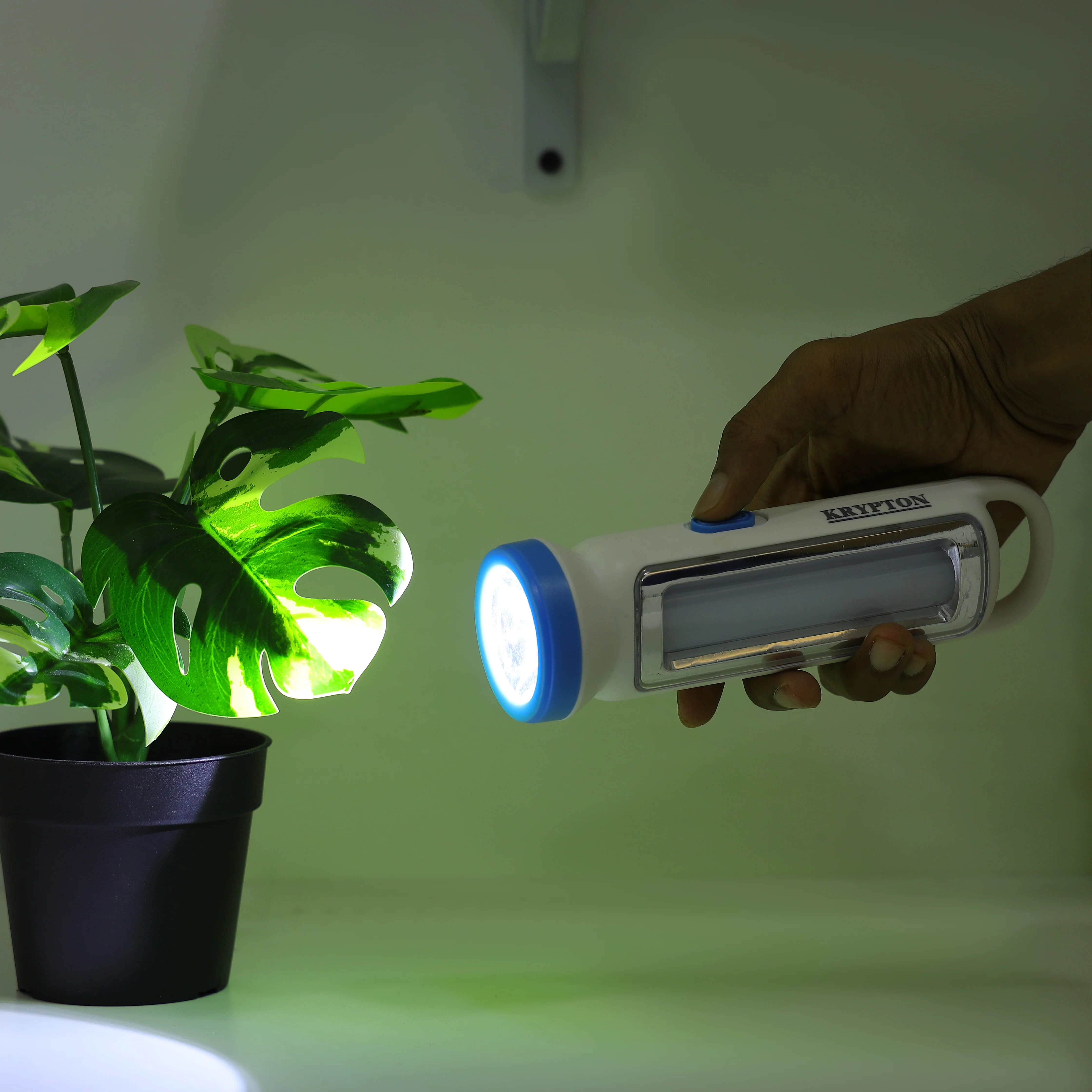 Rechargeable KNFL5439 LED Flashlight| Lantern featuring 3W high-power LED with 1200mAh lithium battery| USB charging, dual torch and lantern modes ideal for outdoor uses| - Image 4