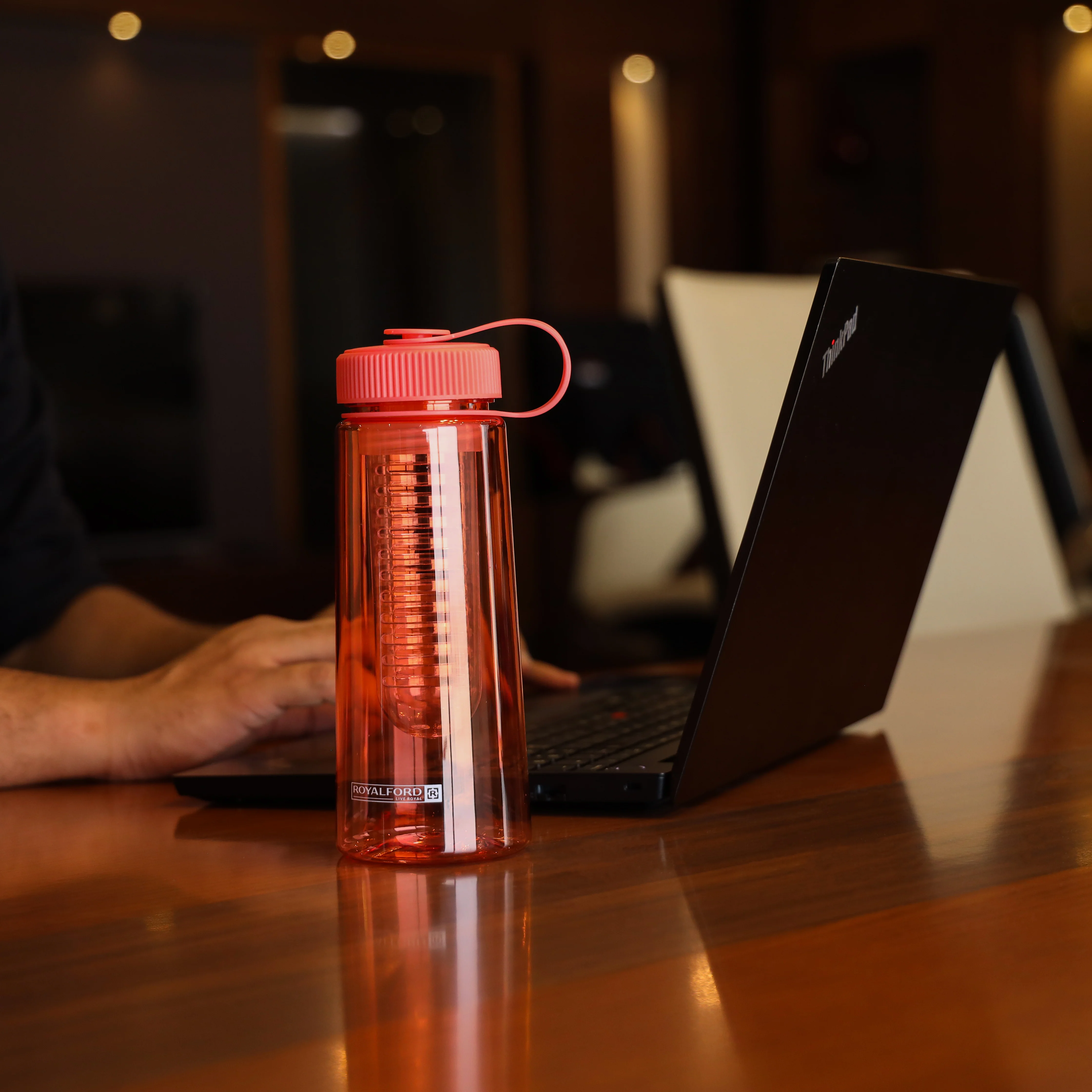 Royalford RF11142 Sports Water Bottle 700ml | BPA-Free| Food Grade Polymer| Lightweight Leakproof Design | Eco-Friendly | Easy to Carry for Gym, Travel & Outdoor Use - Image 4
