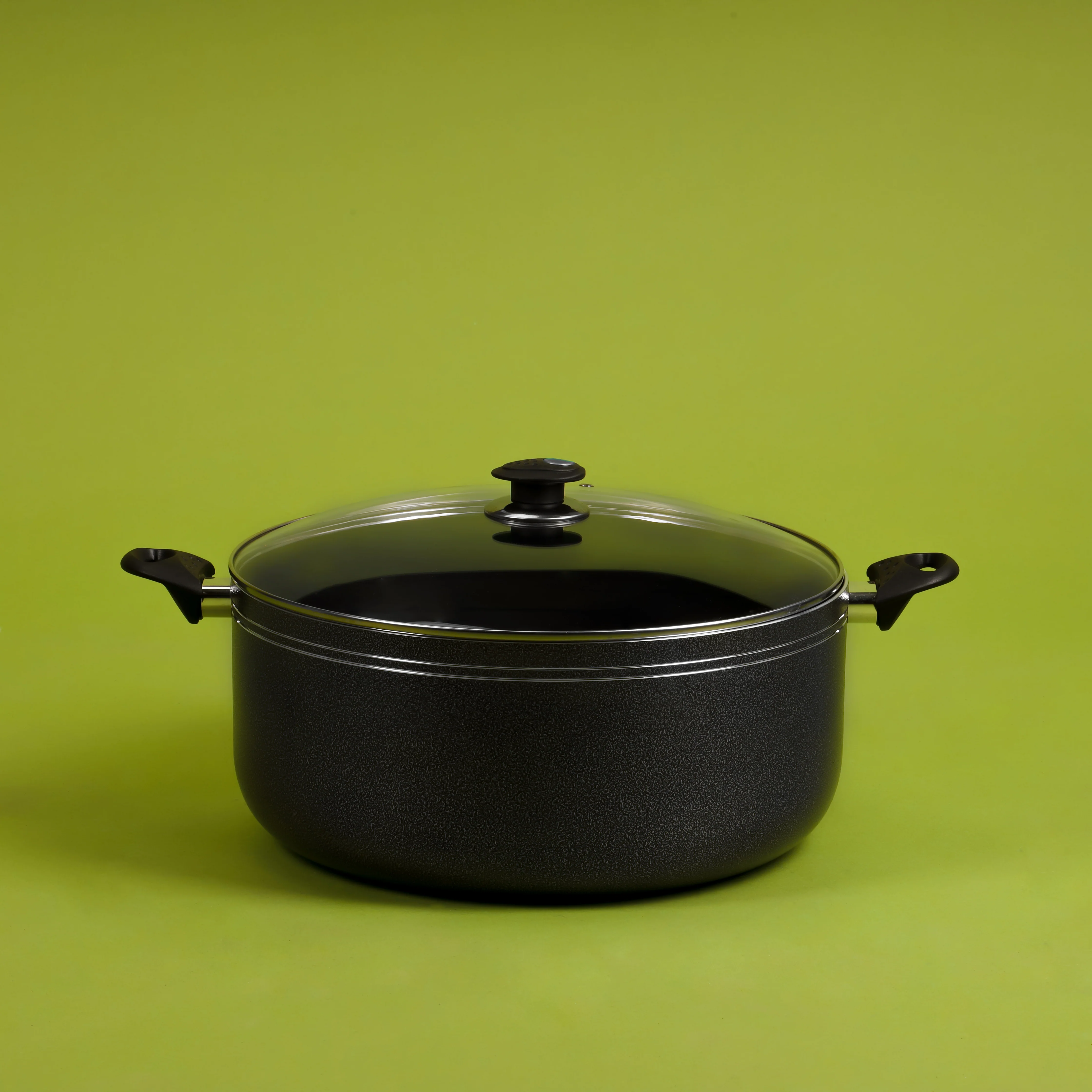 Royalford RF11203 36cm Aluminium Casserole| 3-layer non-stick coating, tempered glass lid & Bakelite handles| Durable, induction-compatible base for easy cooking| - Image 3