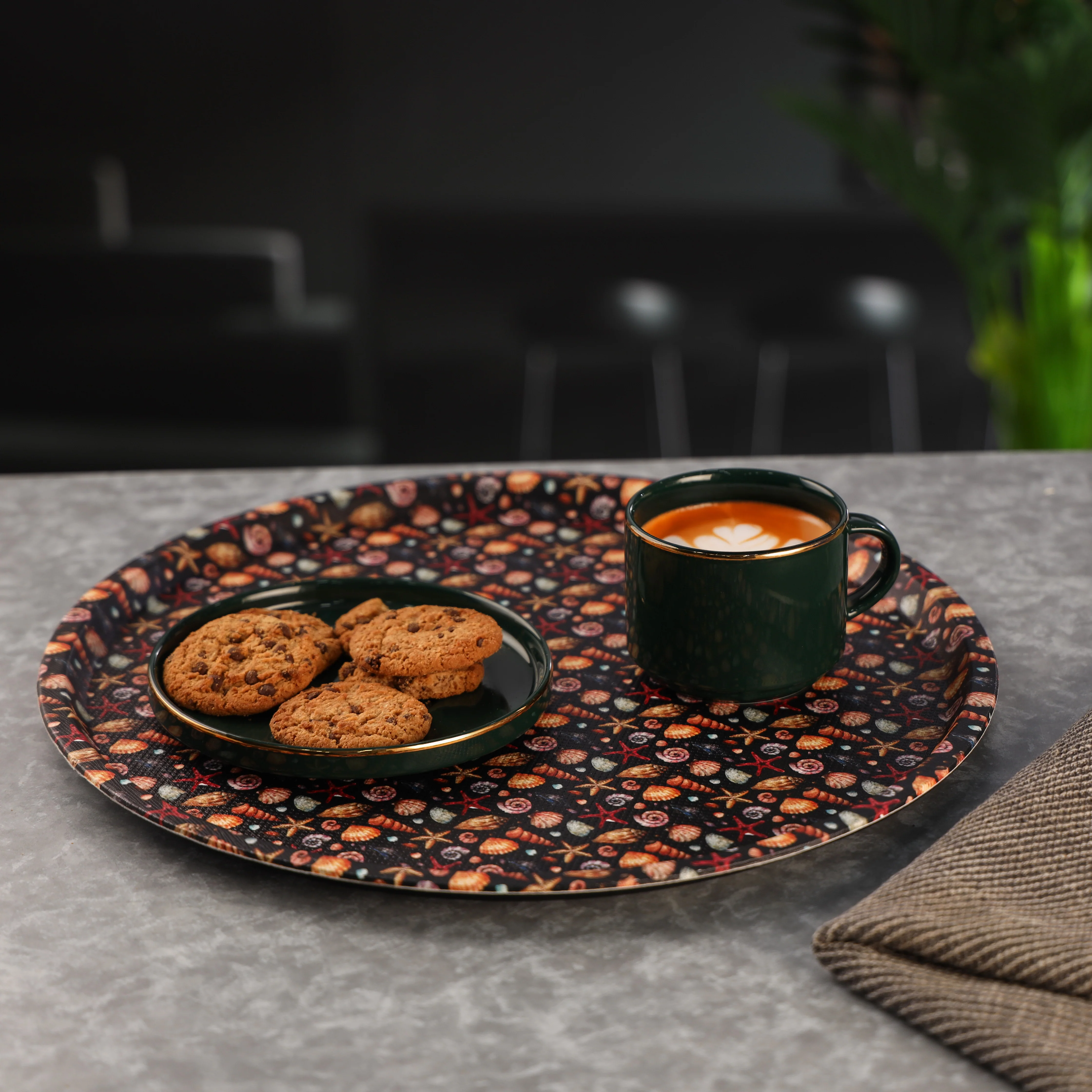 Royalford RF11266 36cm Round Leather Tray| durable multi-color design and perfect for serving drinks| snacks and desserts or adding elegance to any table décor| - Image 4