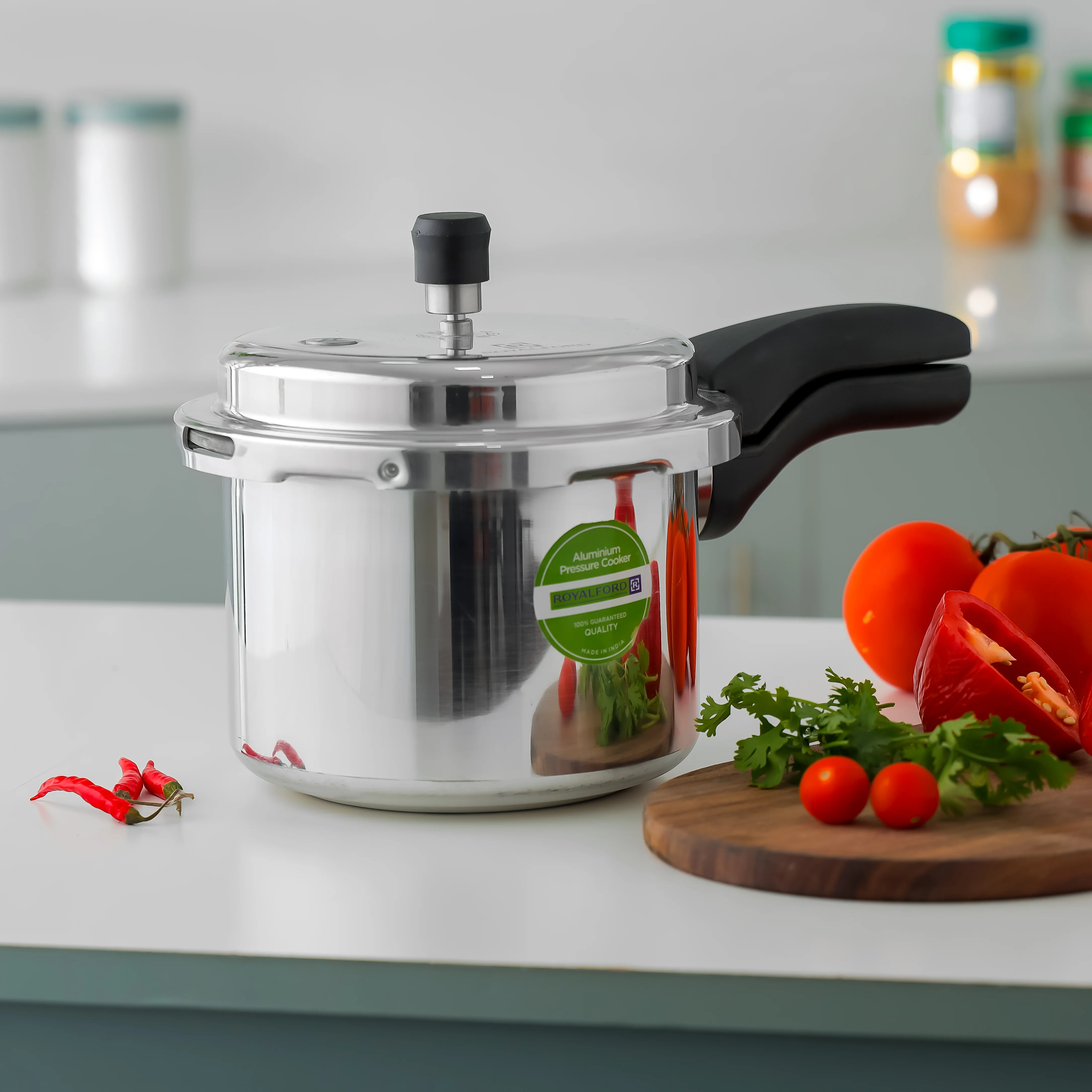 Royalford RF11941NS 3L Aluminium Pressure Cooker| Improved Pressure Regulator & Anti-Implosion Lid| Durable, Stepped Bottom Design and Strong Ergonomic Handle| - Image 4