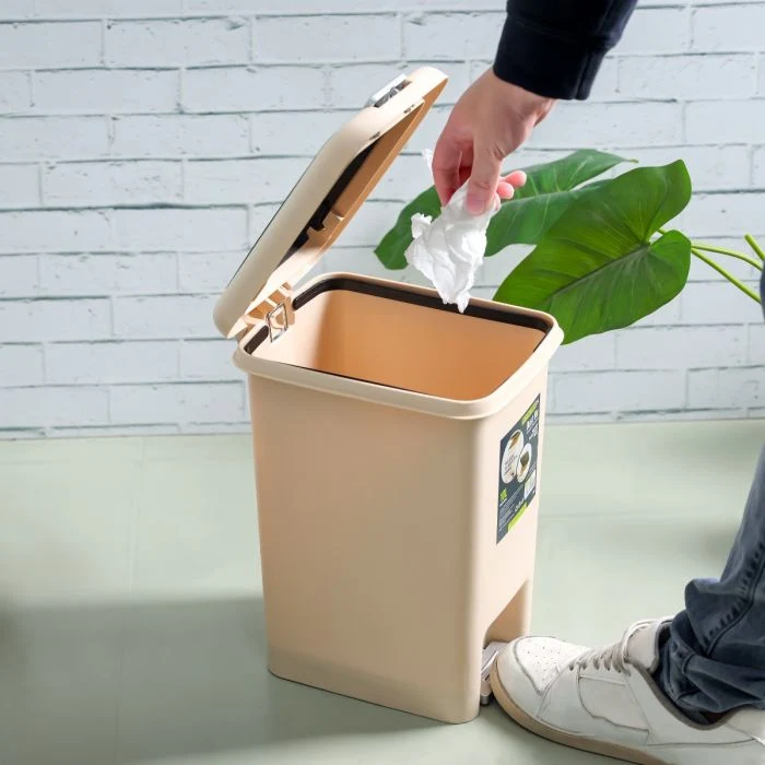 Royalford RF12245 10L Plastic Dust Bin| Compact Hands-Free Hygienic Waste Bin & Durable Premium Plastic | Foot Pedal & Double Covered Lid for Home & Office Use| - Image 3