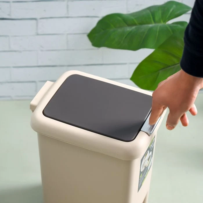 Royalford RF12245 10L Plastic Dust Bin| Compact Hands-Free Hygienic Waste Bin & Durable Premium Plastic | Foot Pedal & Double Covered Lid for Home & Office Use| - Image 4