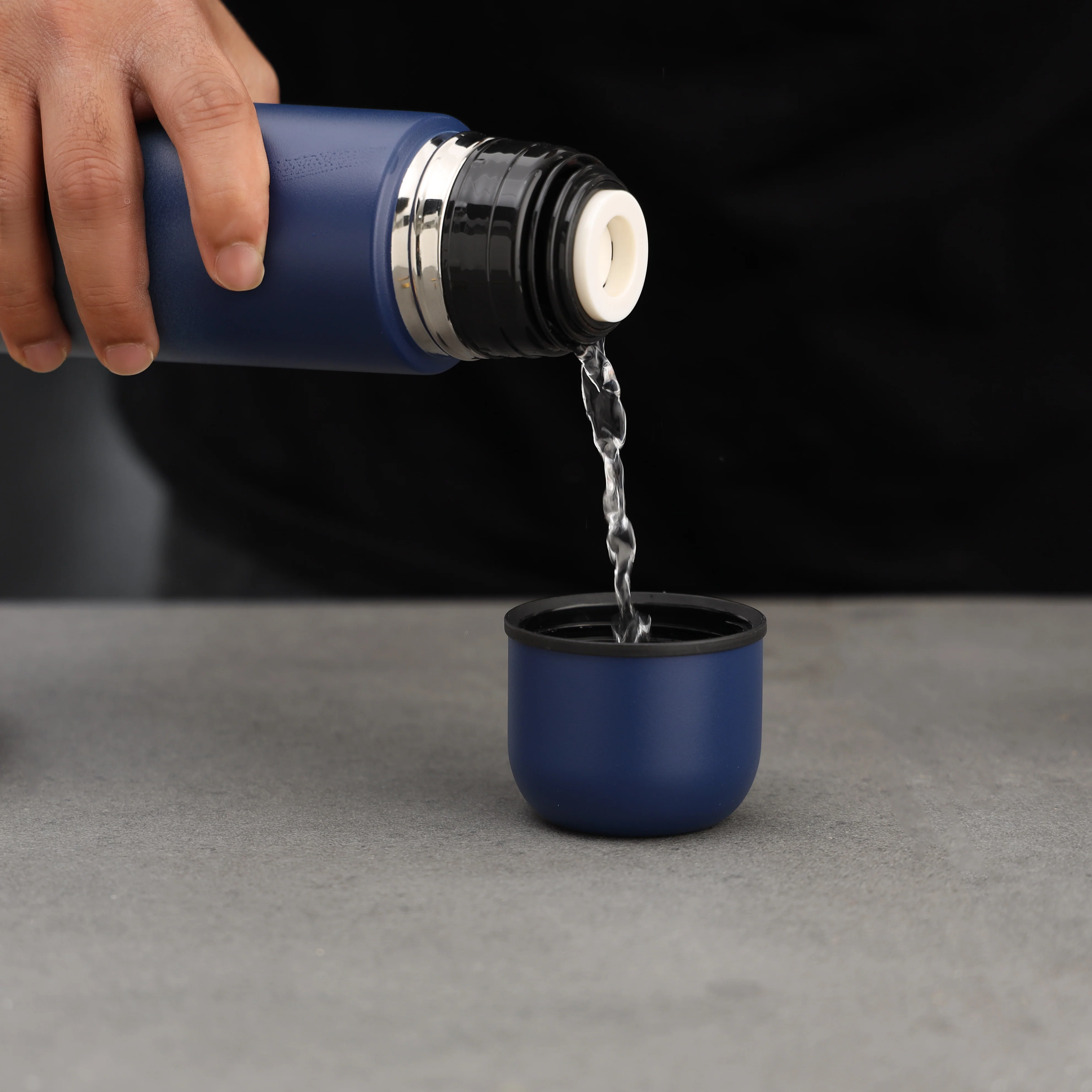 Royalford RF12390 500ml Stainless Steel Vacuum Flask | Double Wall Insulation| Hot & Cold Temperature Retention| Leakproof Lid| Perfect for Travel, Office & Daily Use - Image 5