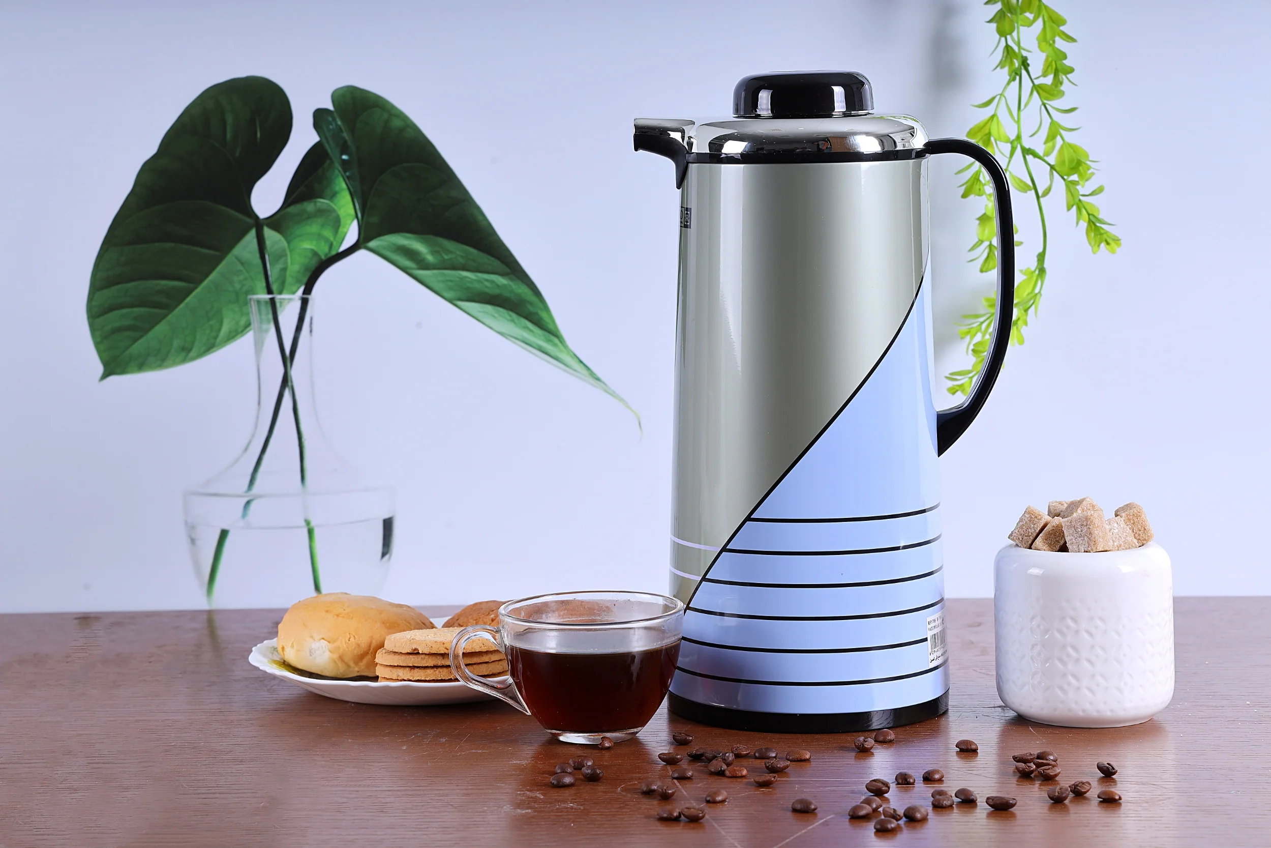 Royalford RF5783 1L Vacuum Flask| double-wall insulation keeps drinks hot or cold for hours| Easy-pour, leak-resistant with durable body for home, office, travel| - Image 5