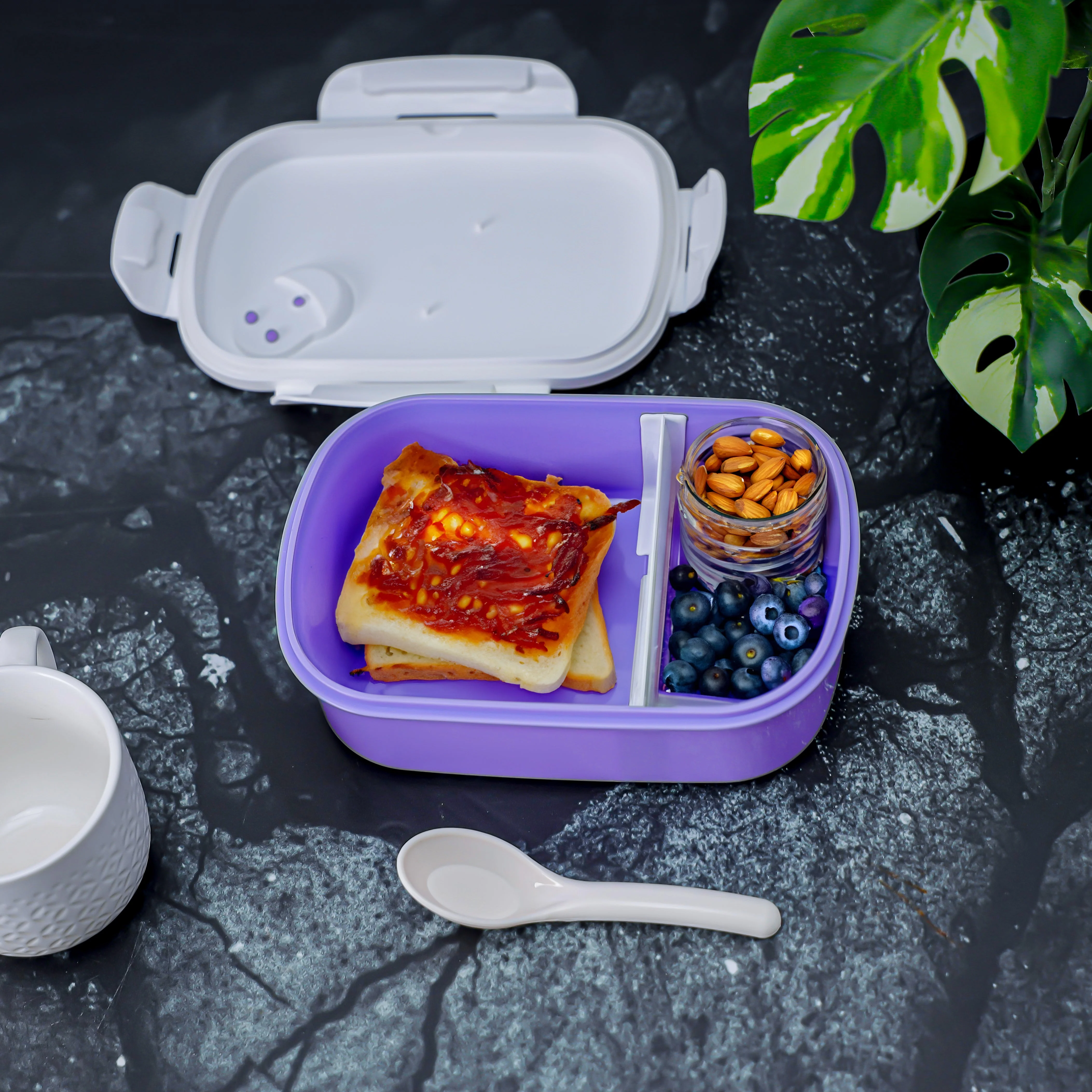Royalford RF7223 Lunch Box 950ml| airtight lid with secure locking clips| made from durable food-grade material| Ideal for leak-proof storage, keep meals fresh| - Image 2